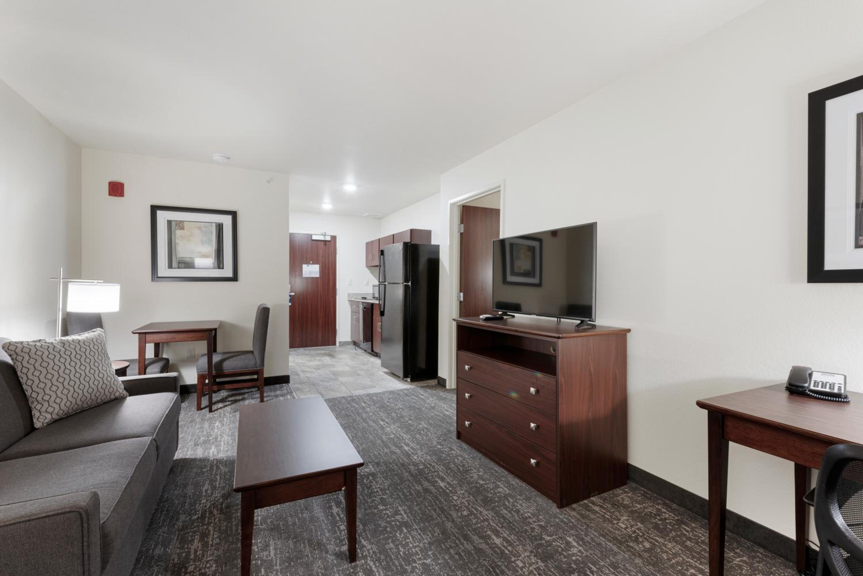 One-Bedroom Suite - Photo 1
