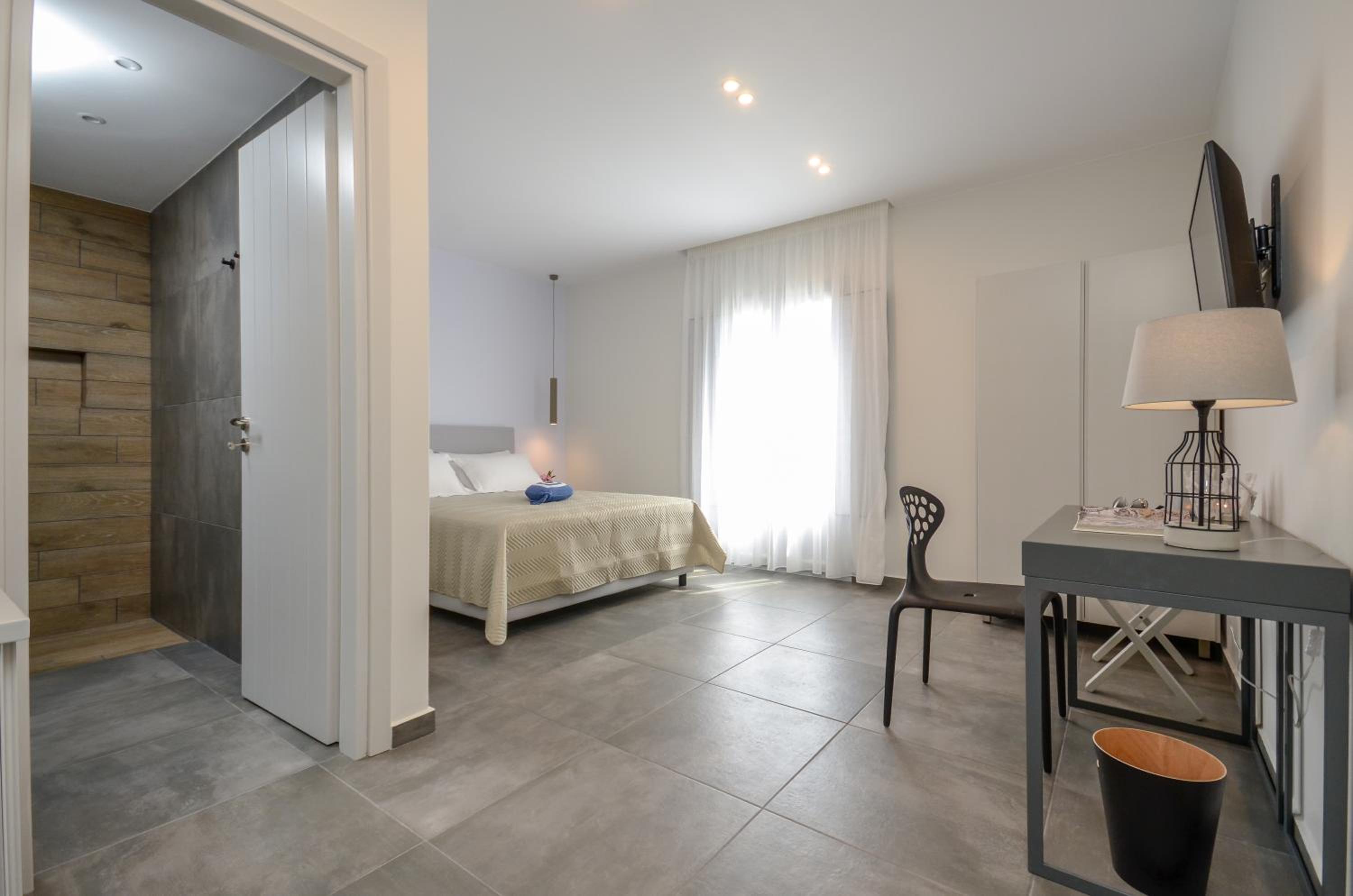 Superior Double Room with Garden View - Photo 18