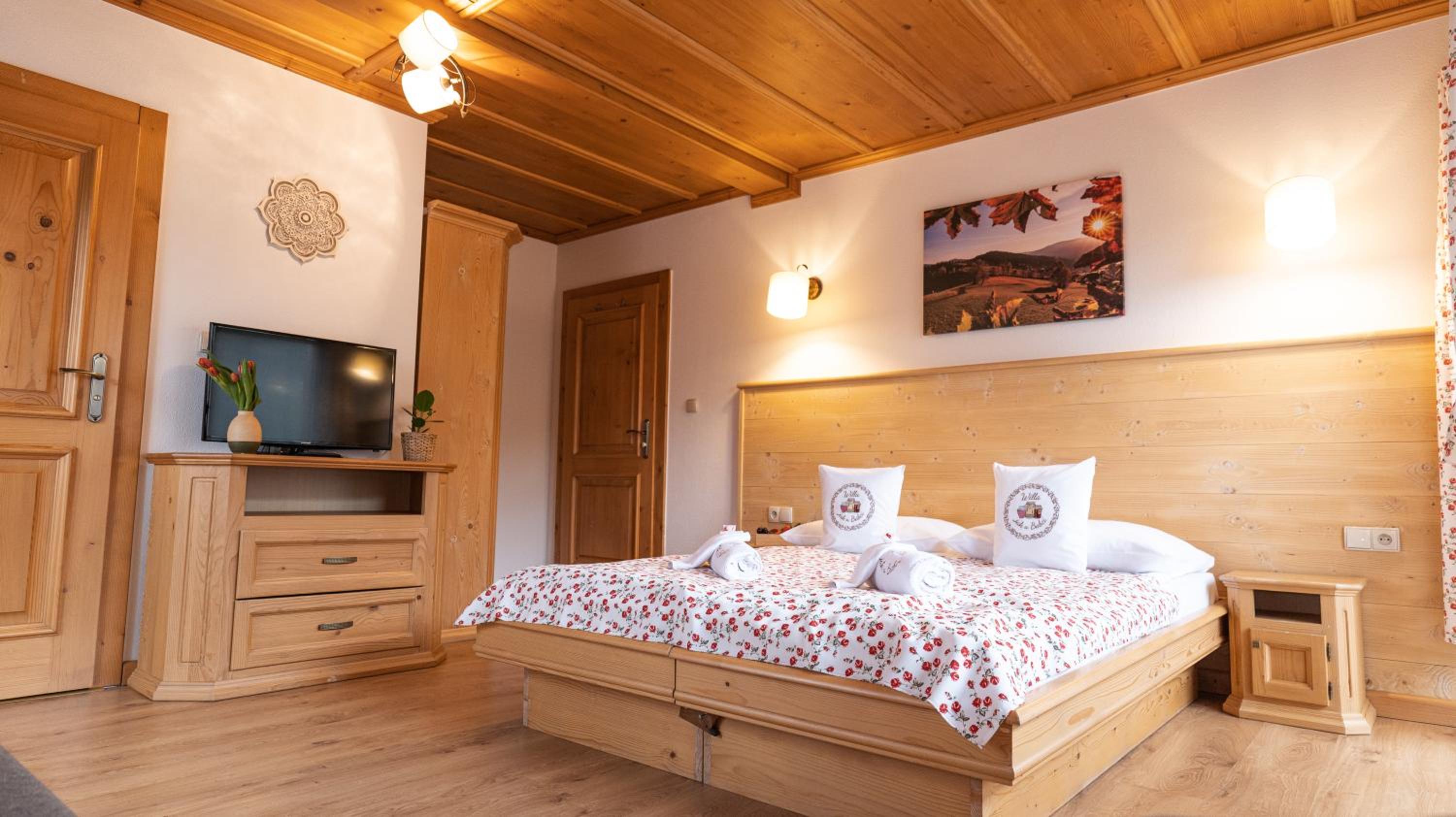 Deluxe Double Room with Balcony - Photo 5