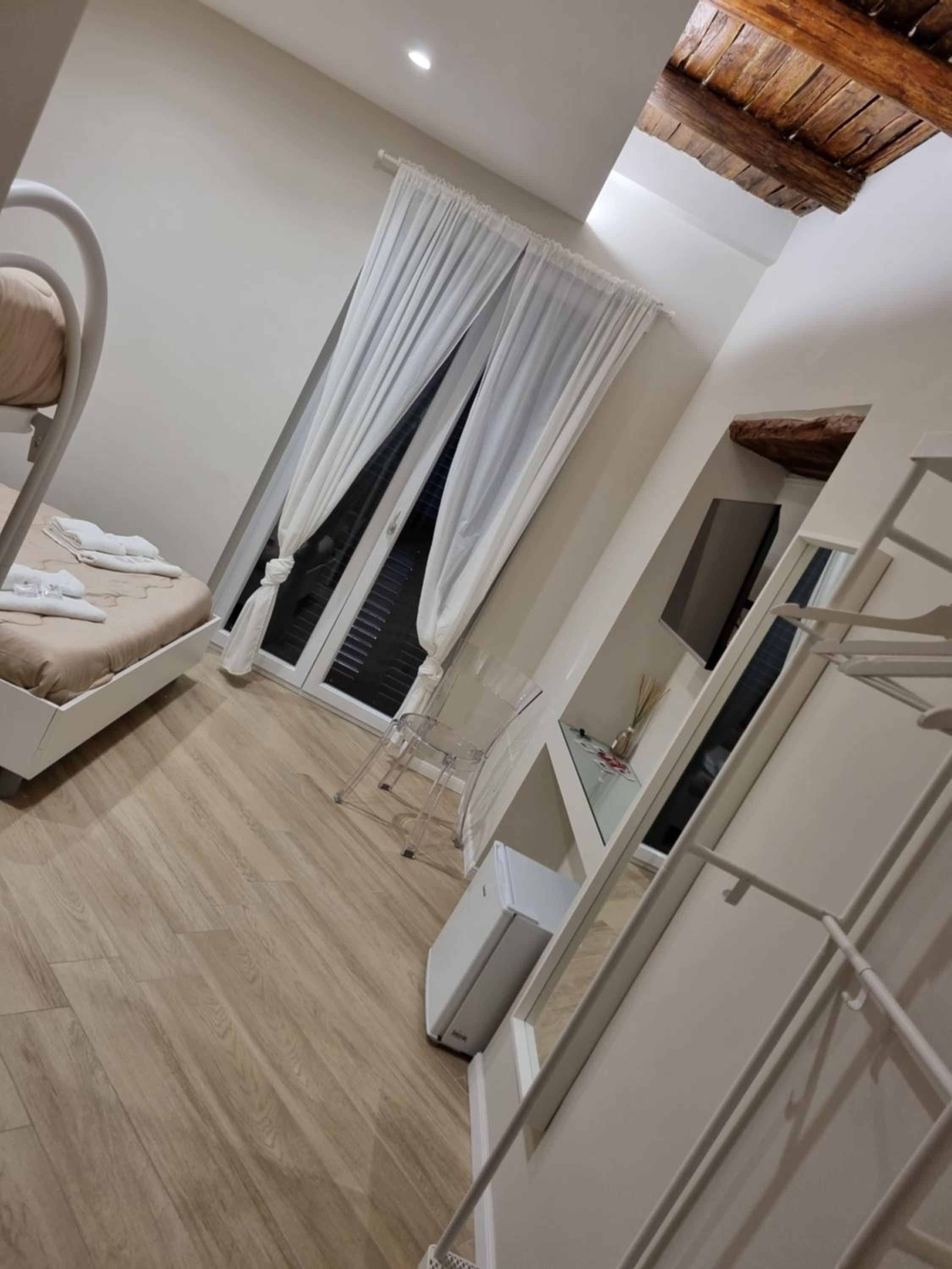 One-Bedroom House - Photo 39
