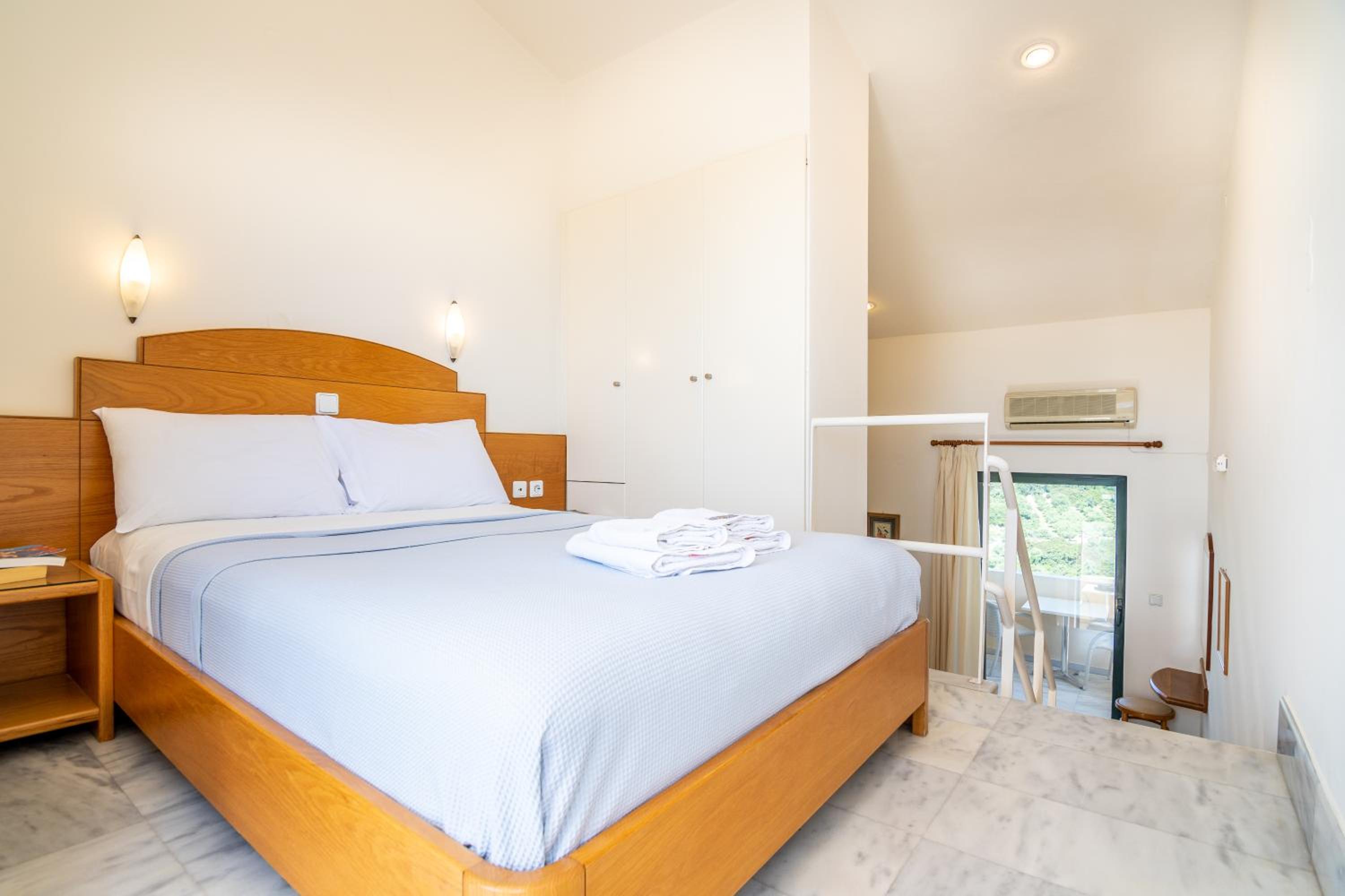 Studio Apartment with Sea View