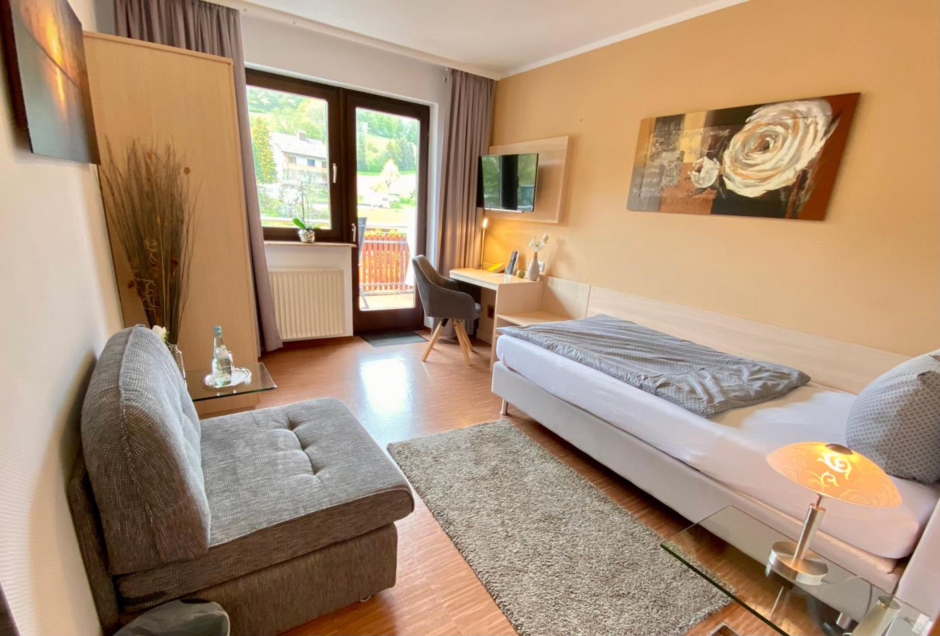 Single Room with Balcony photo 1
