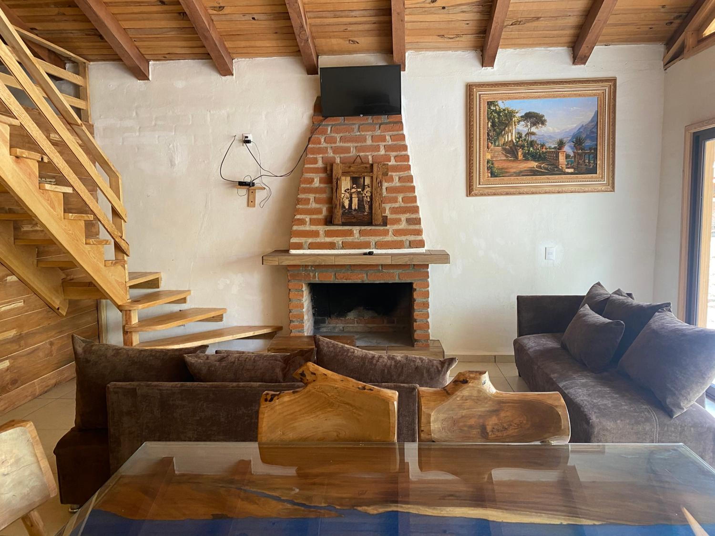 Three-Bedroom Apartment - Photo 4