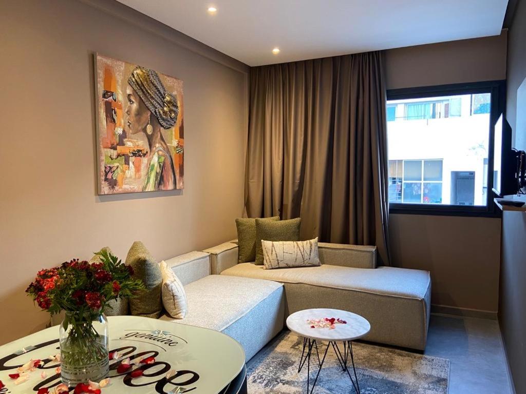 Executive Suite - Photo 12