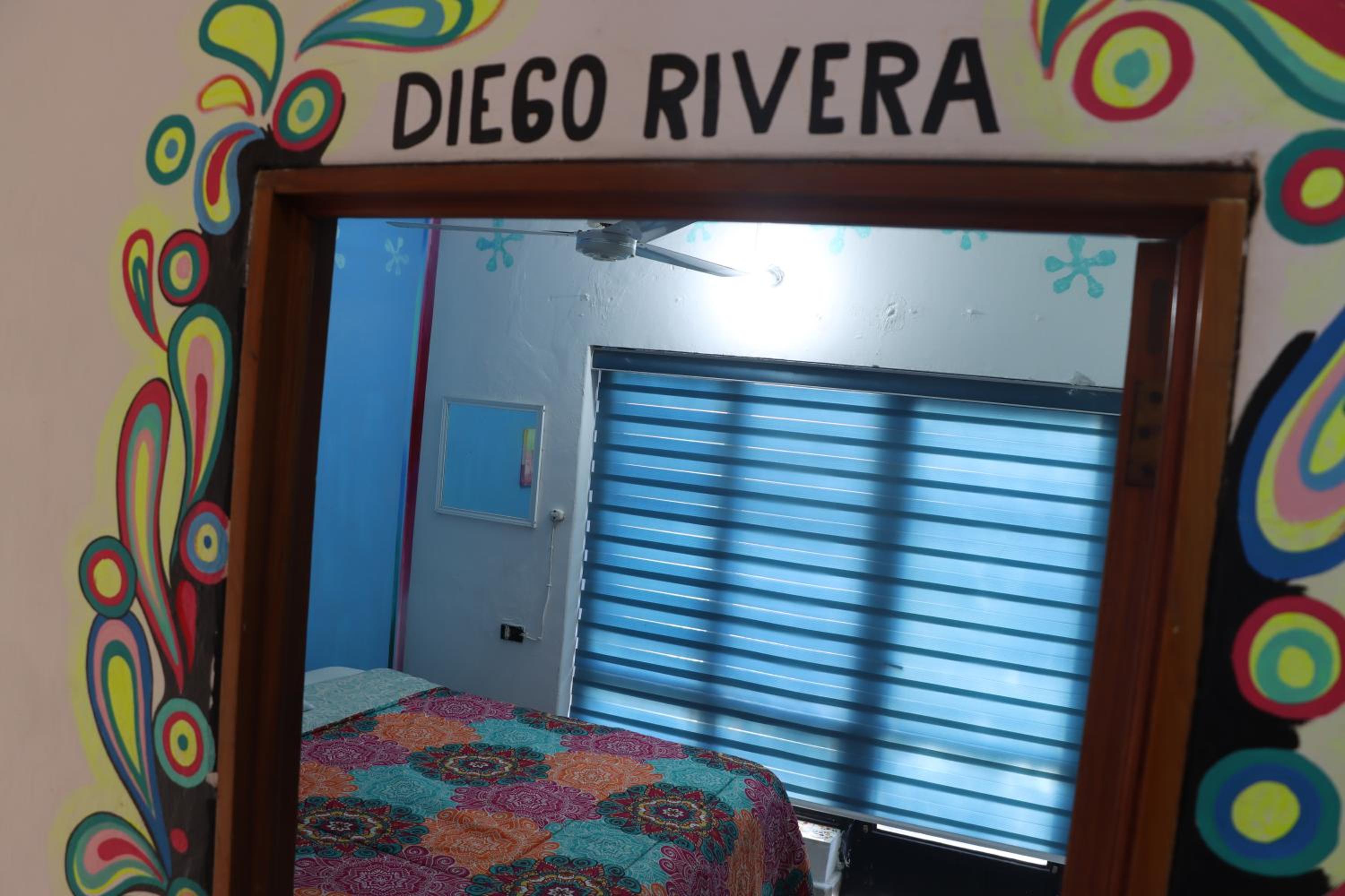 Queen Room photo 2