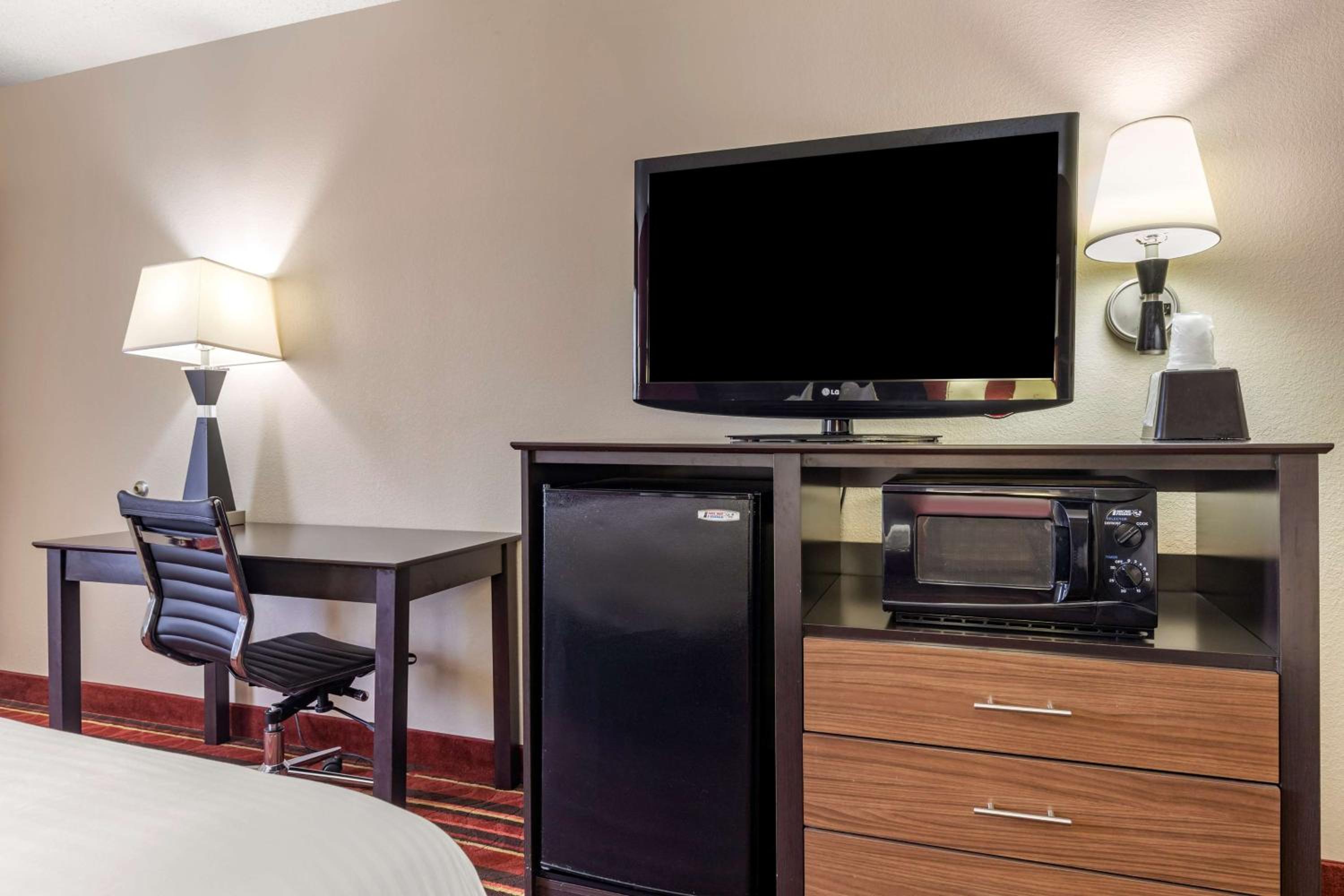 Double Room with Two Double Beds - Non-Smoking photo 3