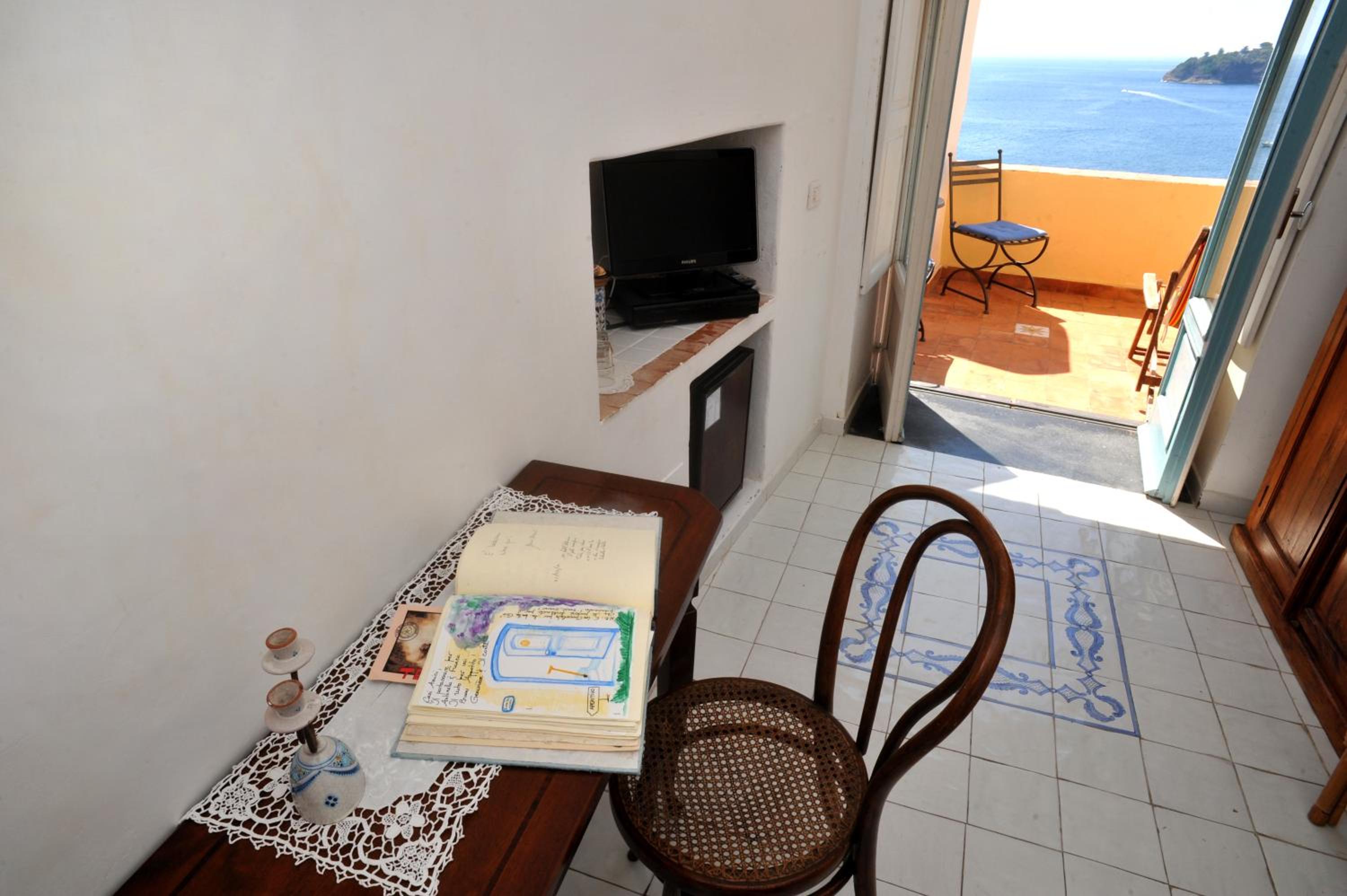 Small Double Room photo 2