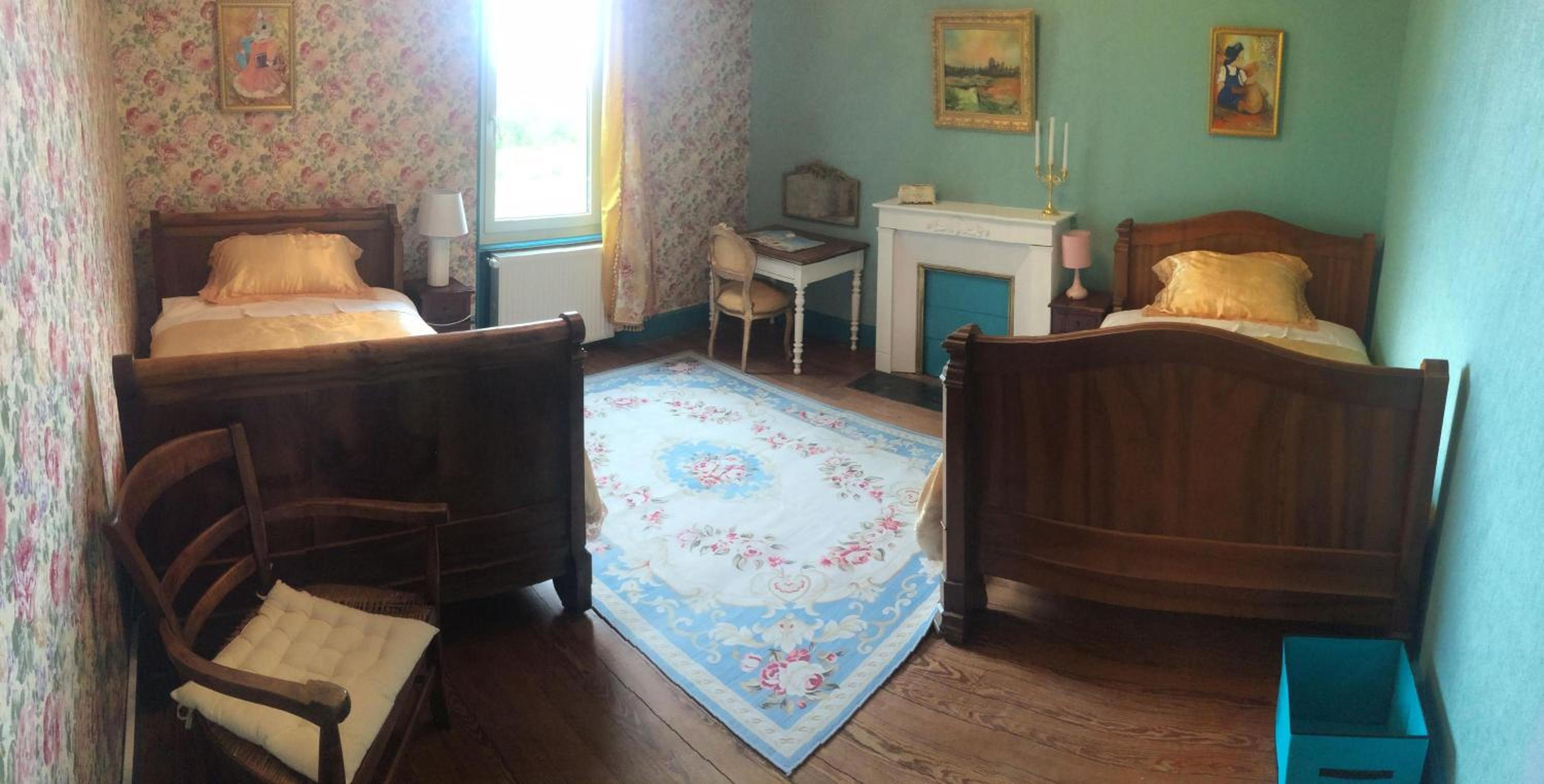 Family Room - Photo 4