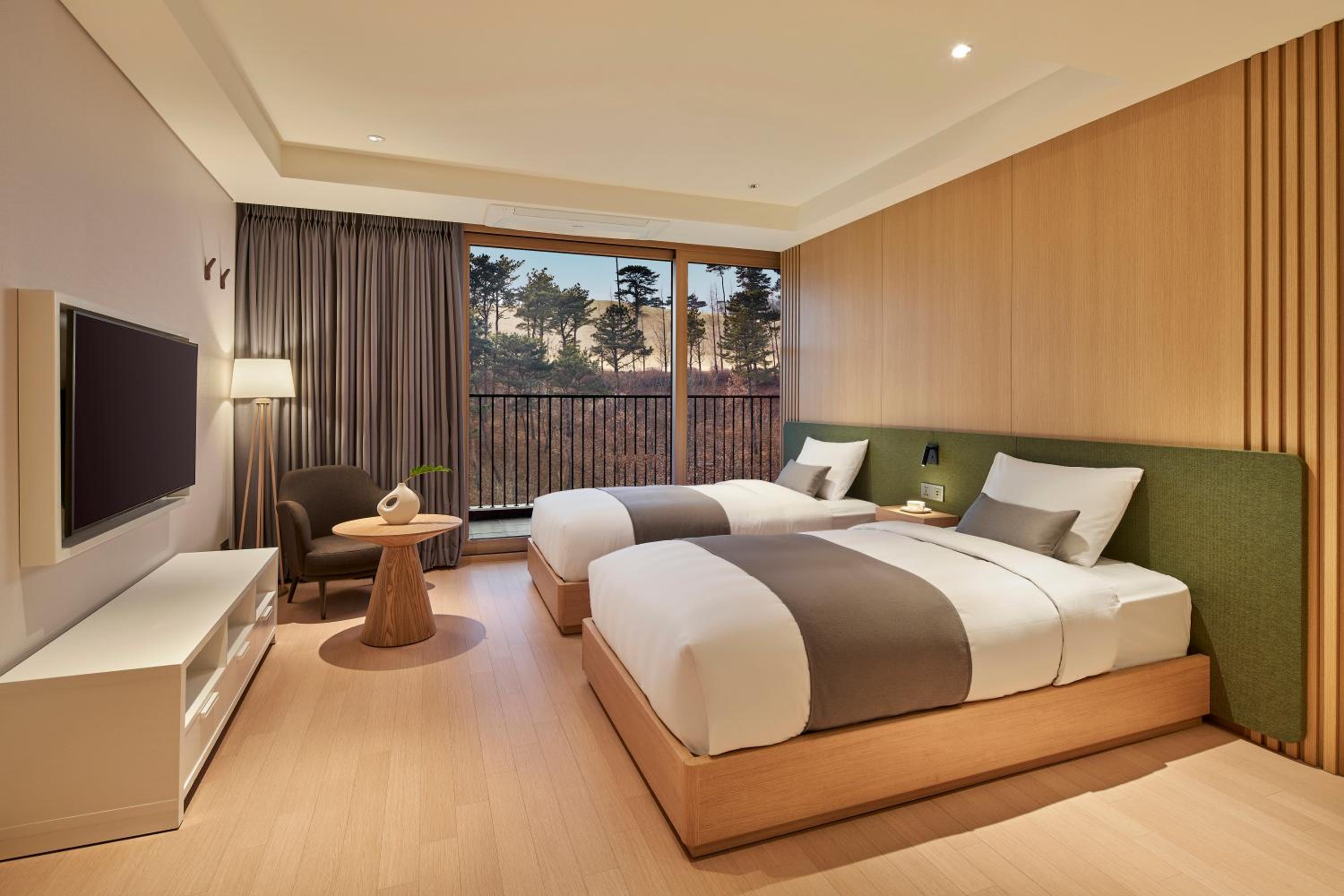 Deluxe Twin Room + 2 Ticket Entrance for Aqua Garden