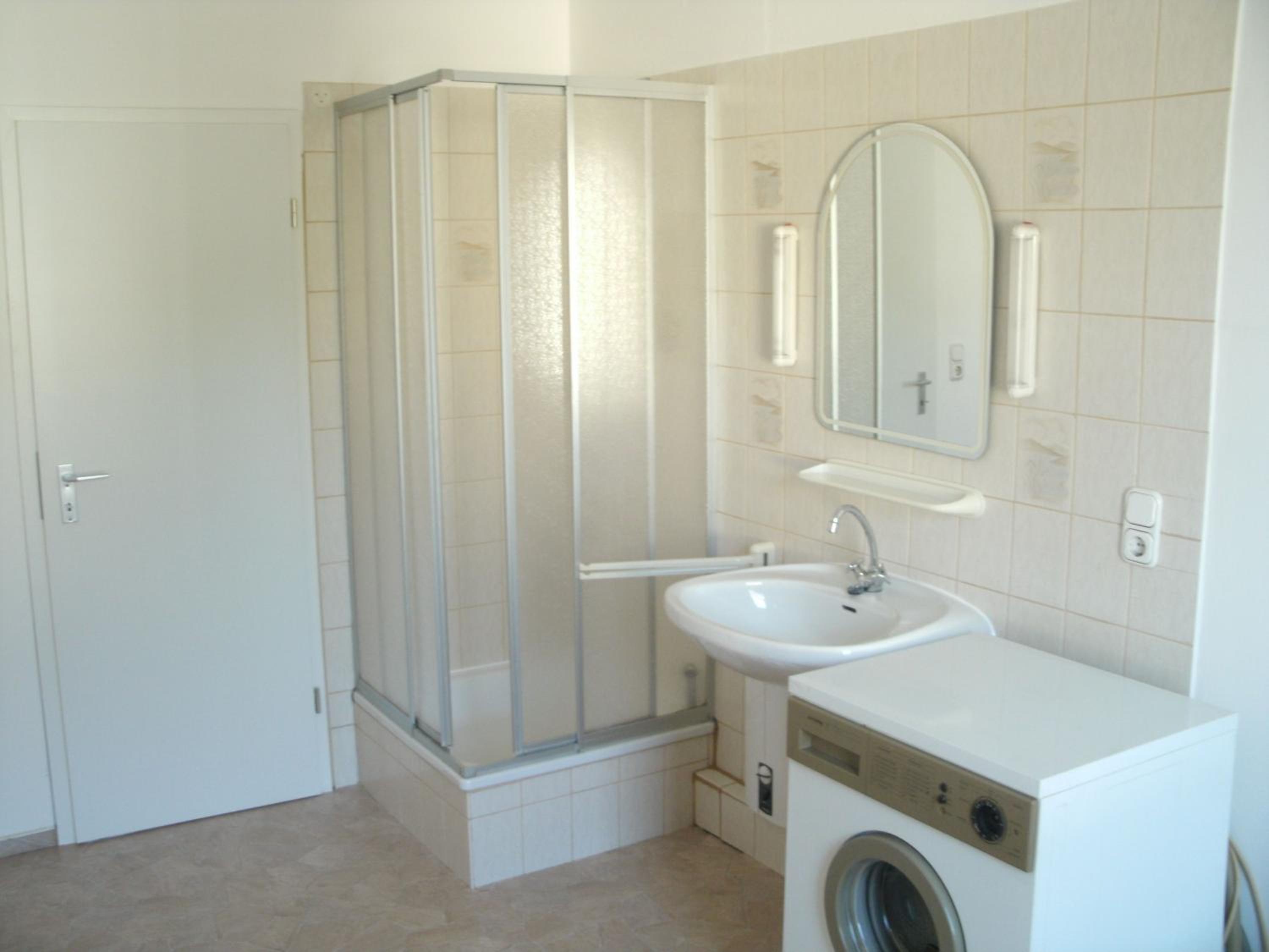 Standard Single Room With Shared Bathroom photo 2