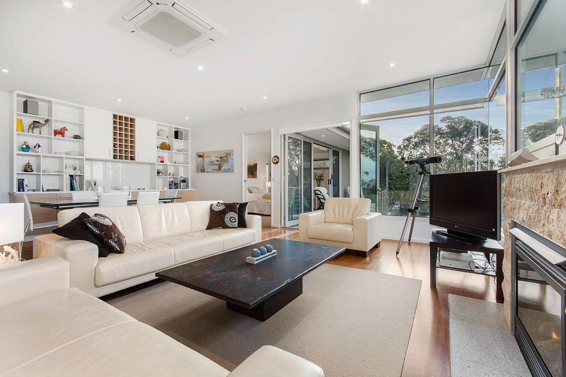 Four-Bedroom House photo 3