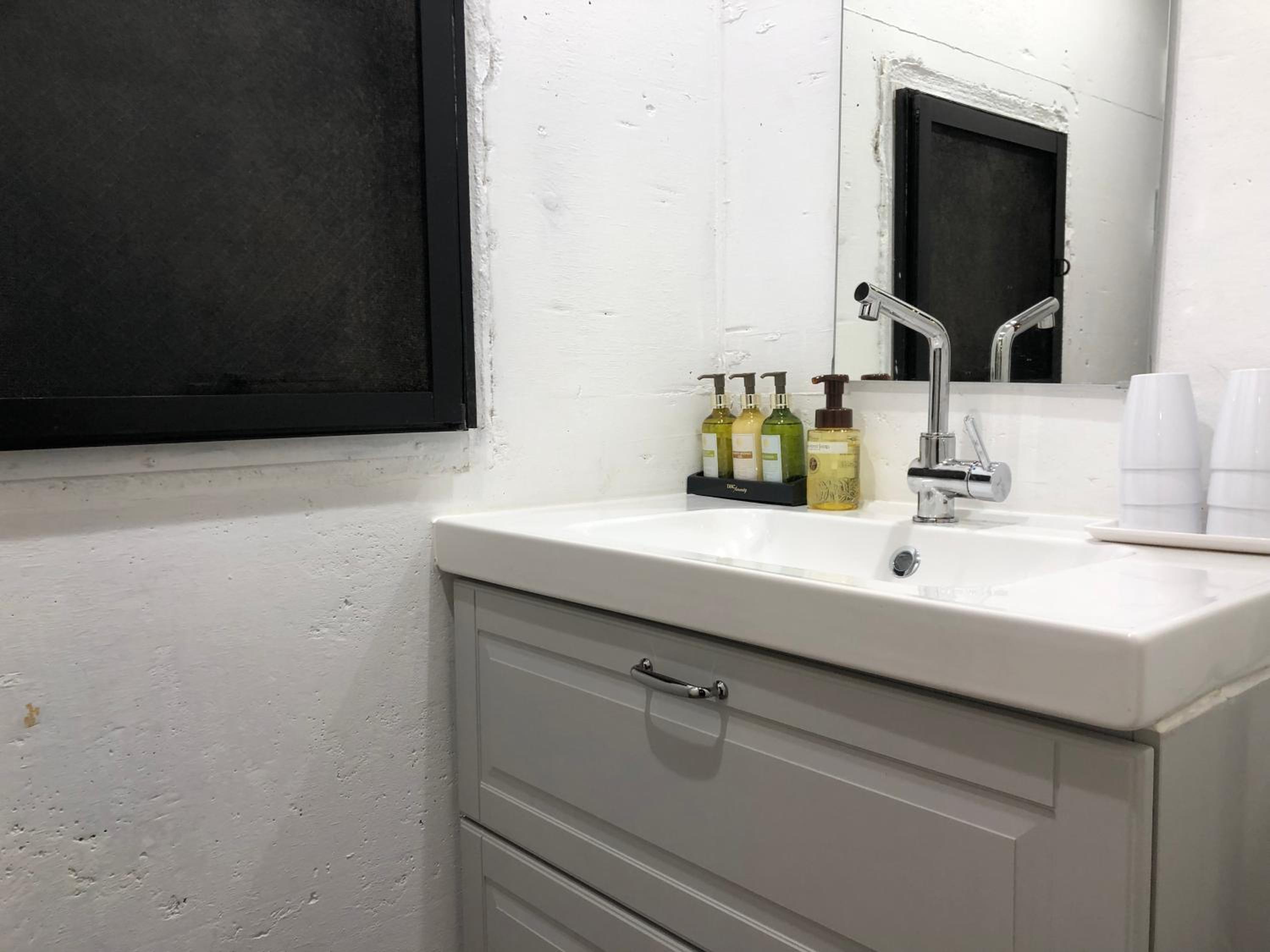 Apartment Ground Floor with Private Shower - No View - Photo 8