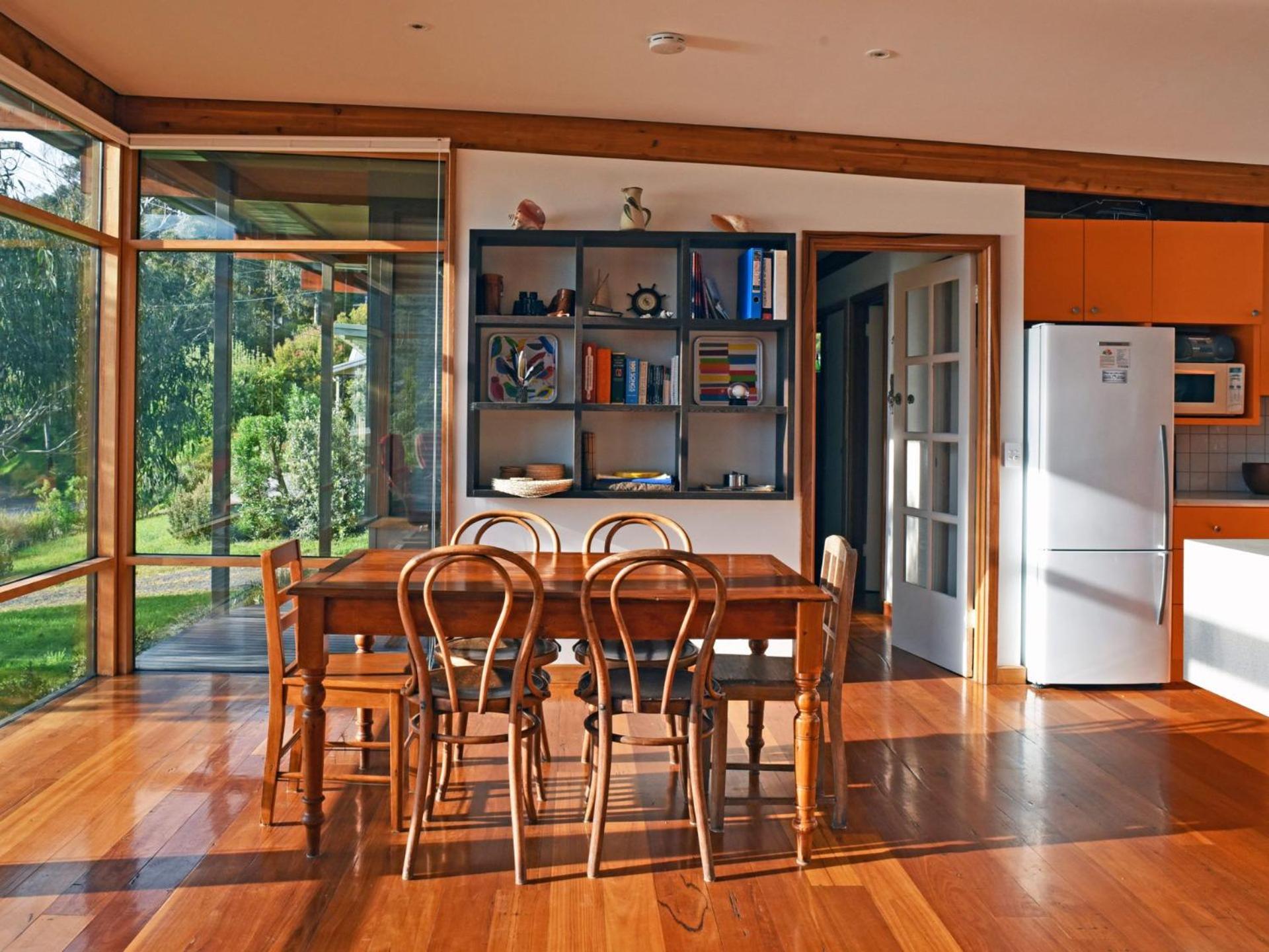 Three-Bedroom House photo 3