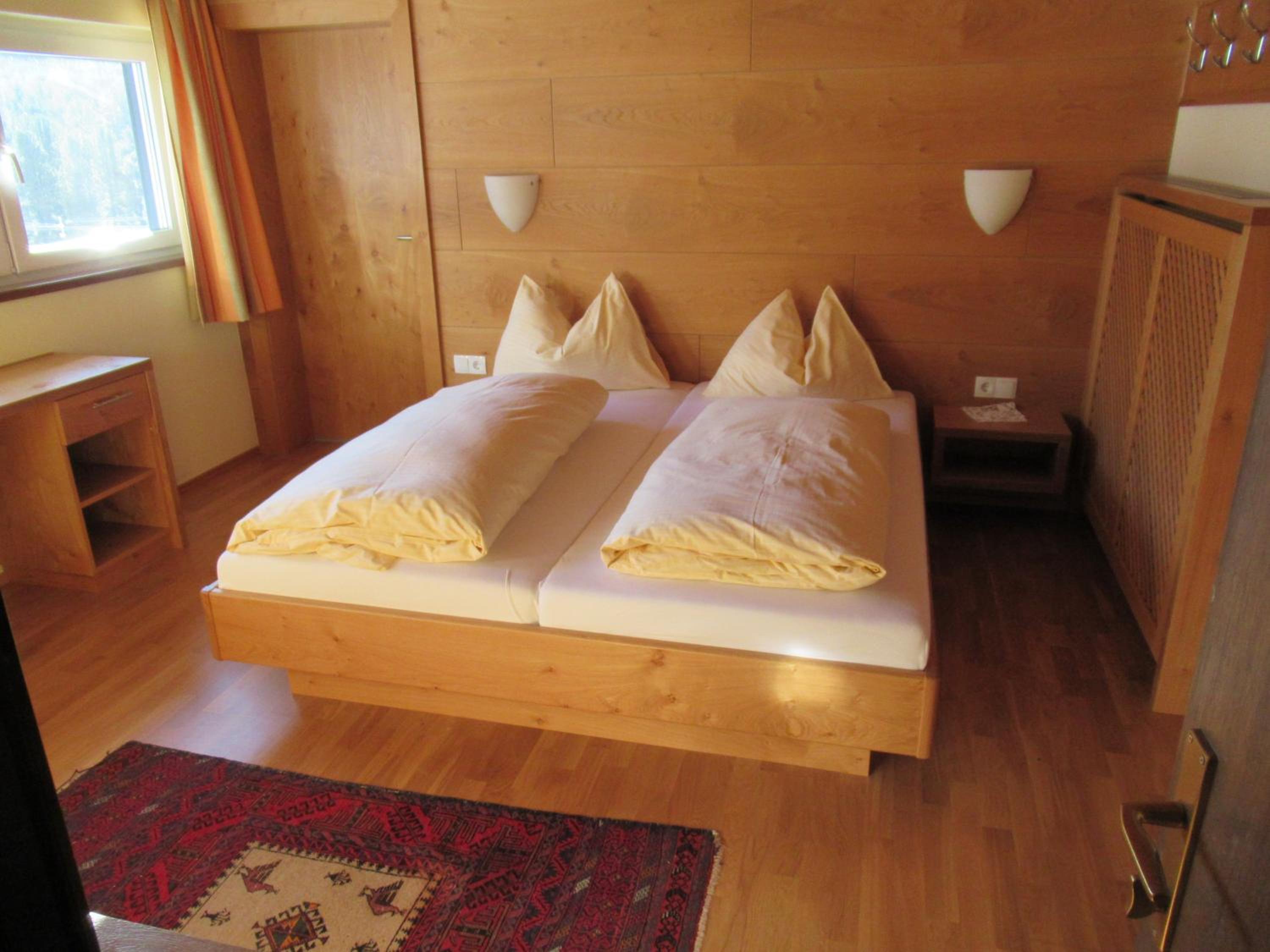 Small Double Room - Photo 1