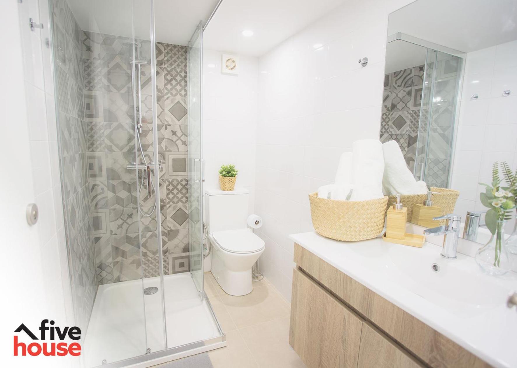 One-Bedroom House - Photo 17