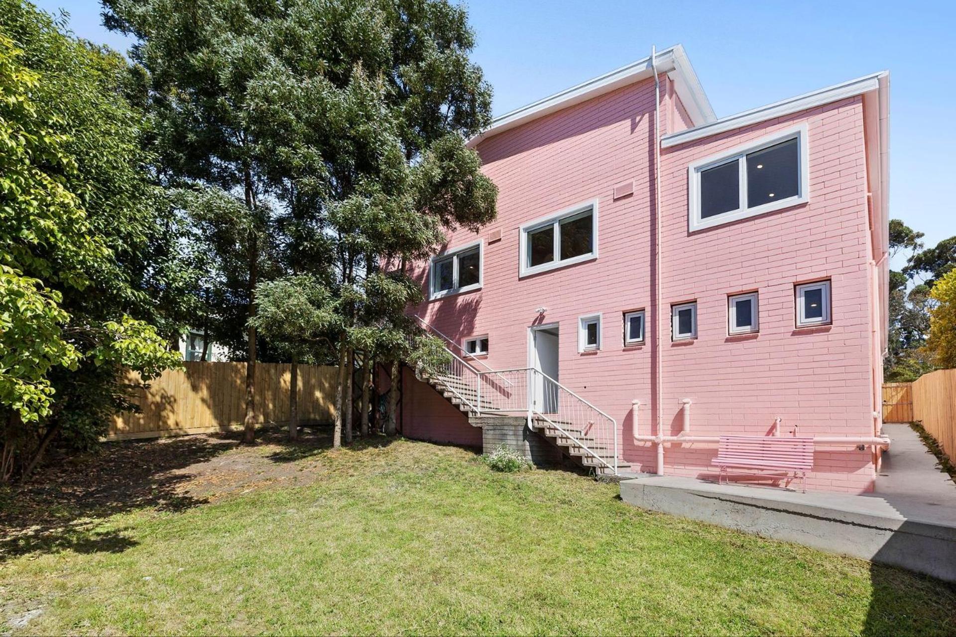 Four-Bedroom House photo 3