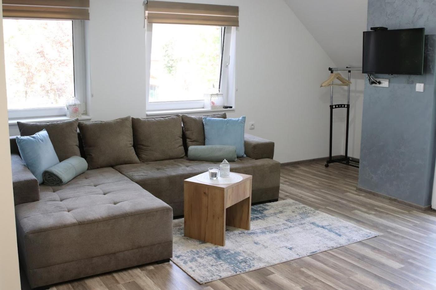 One-Bedroom Apartment photo 1