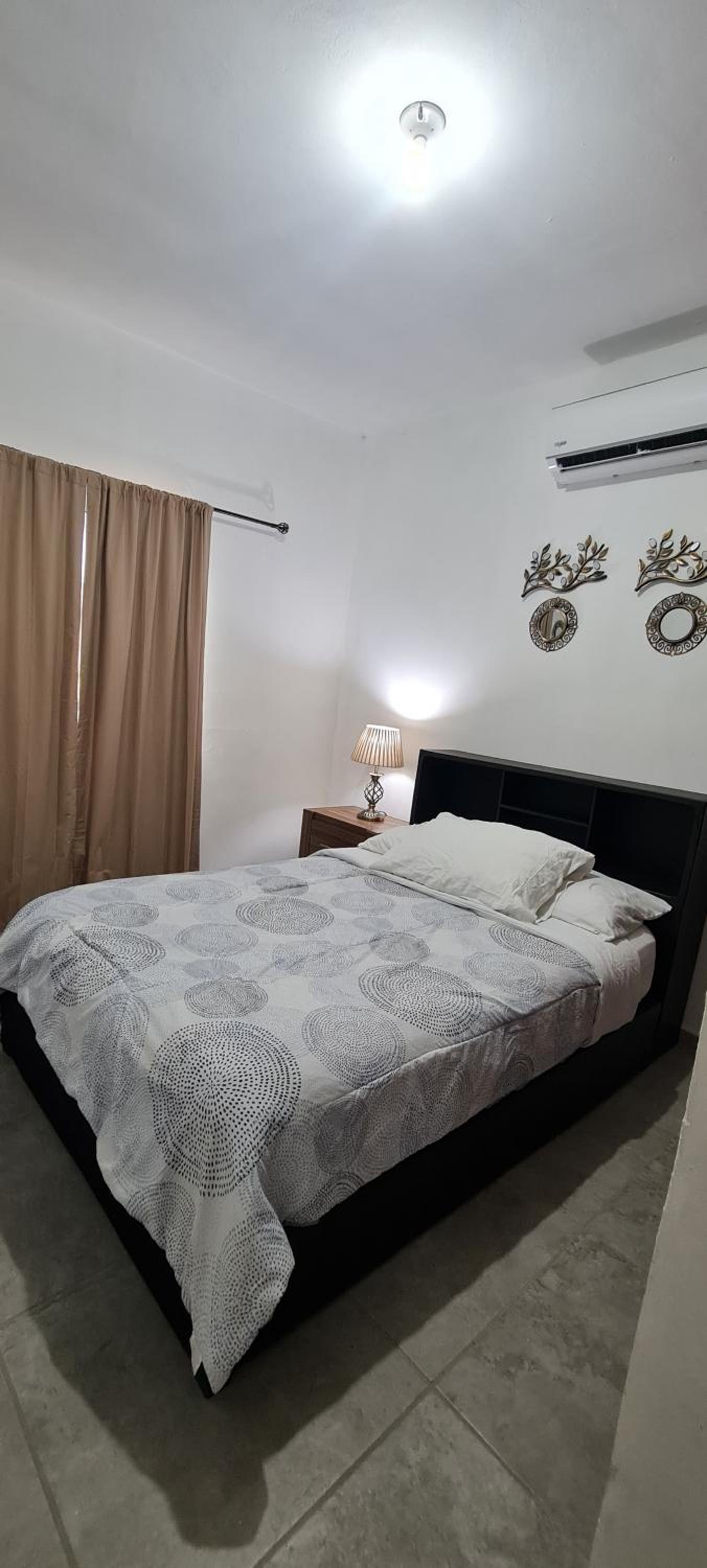 Two-Bedroom House - Photo 1