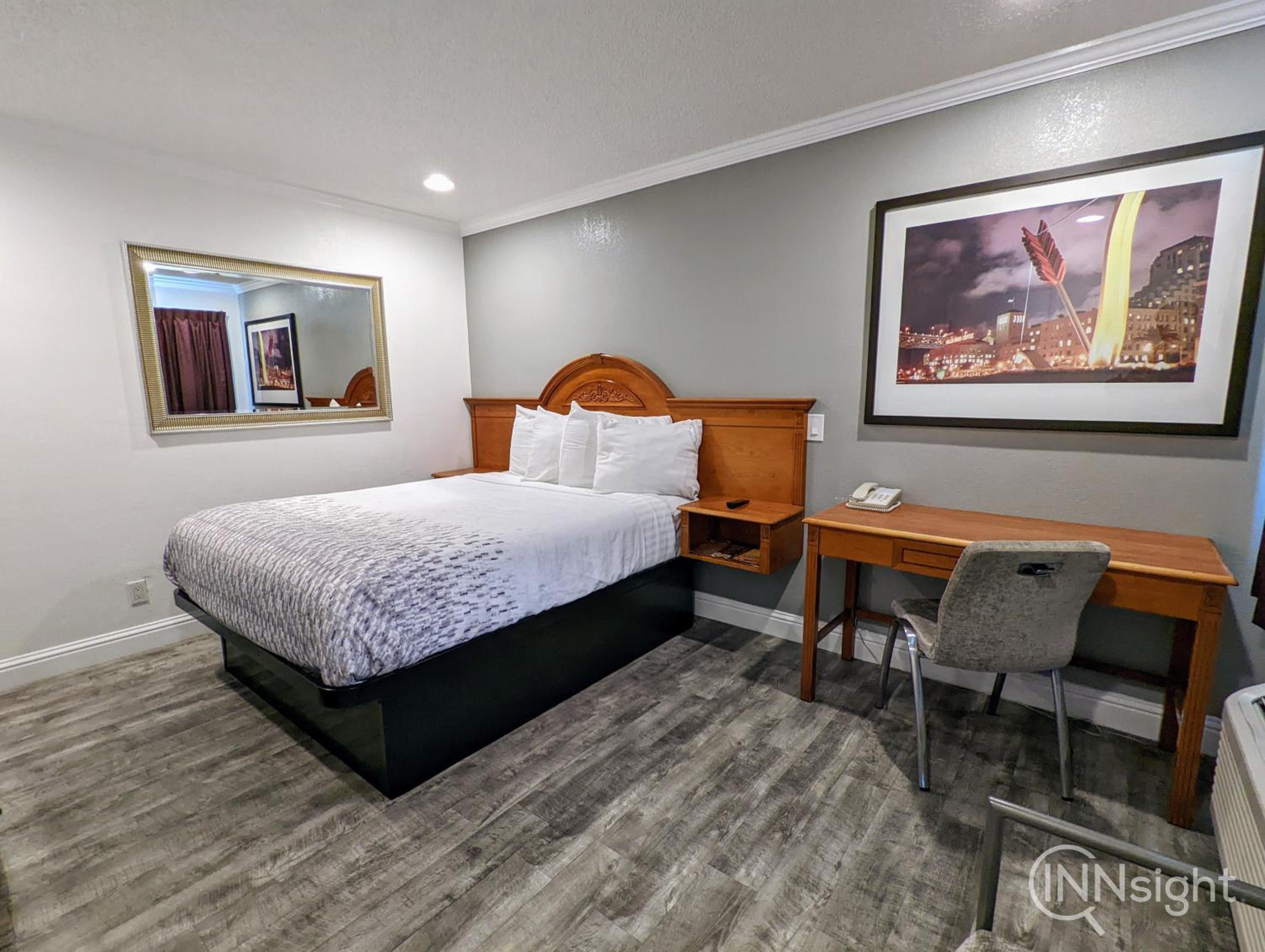 Queen Room - Photo 1