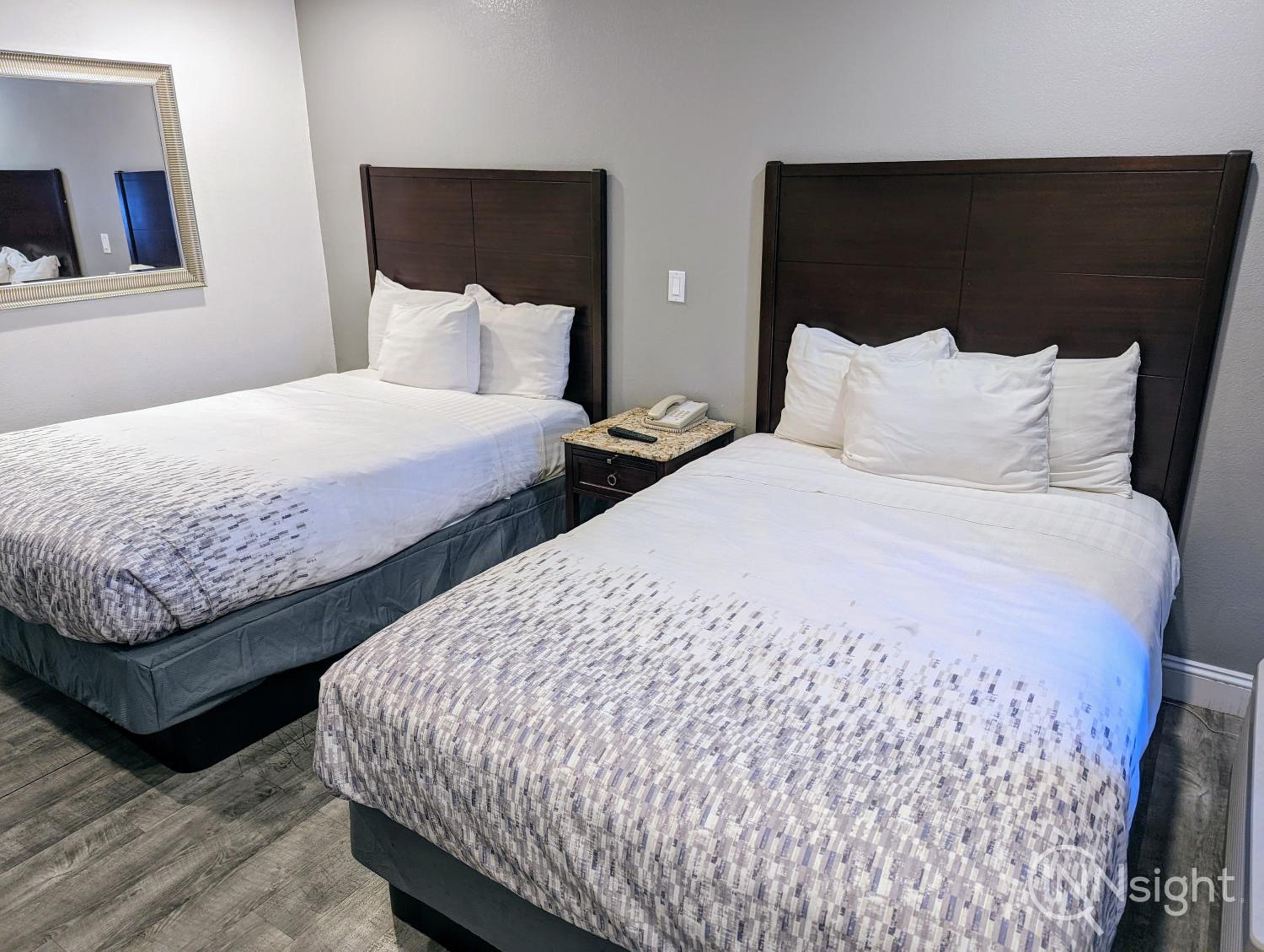 Standard Twin Room - Photo 5