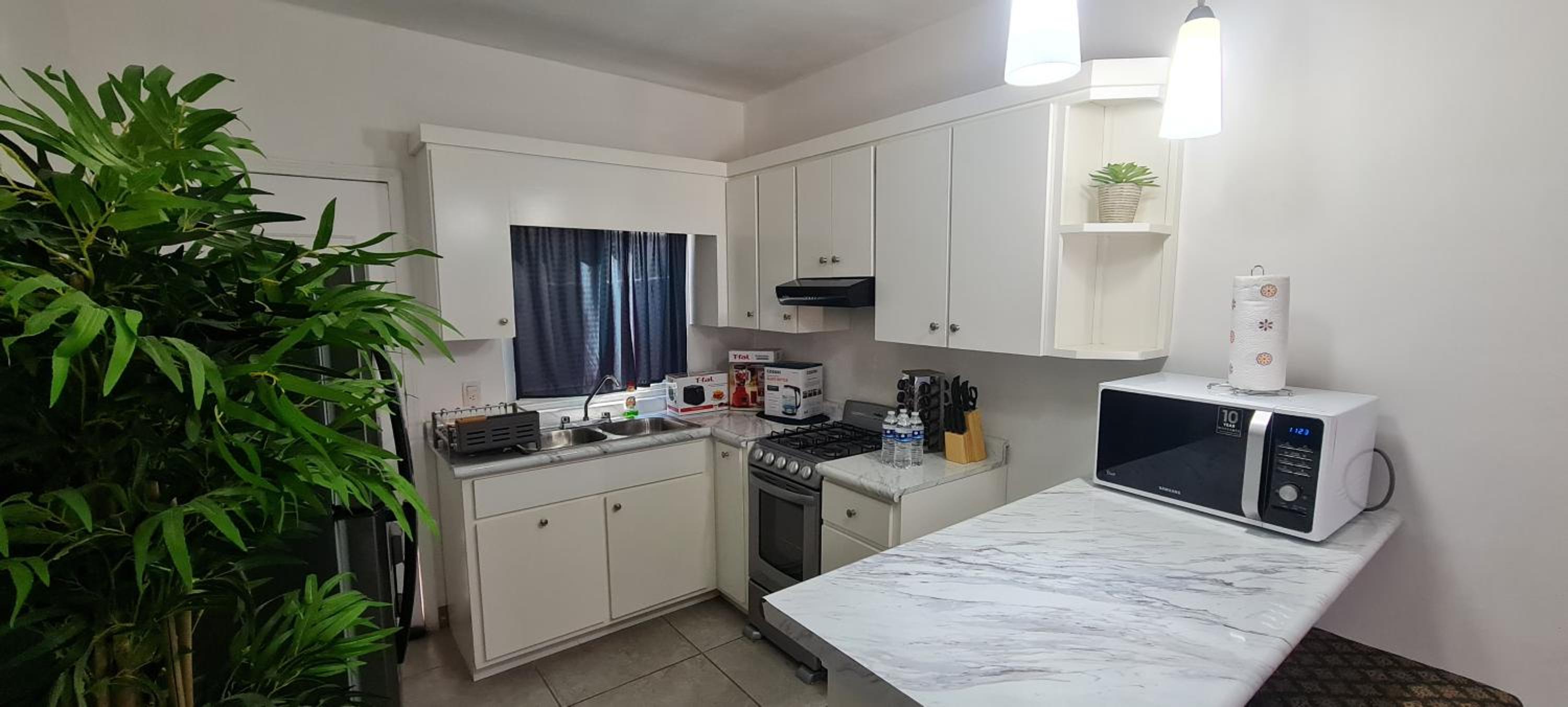 Two-Bedroom House - Photo 8