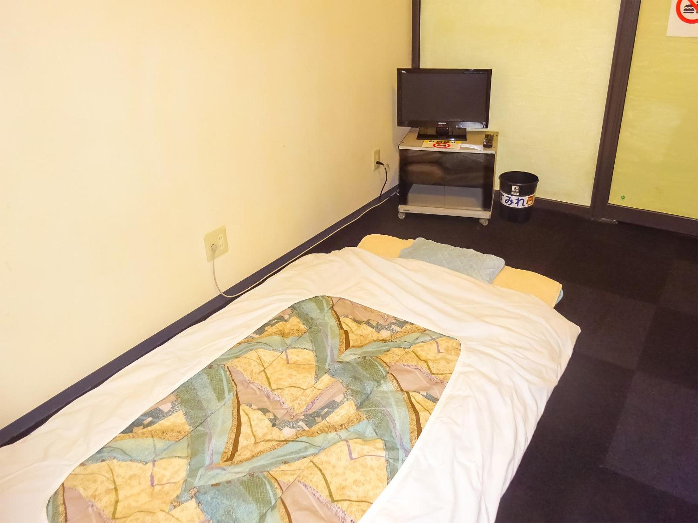 Economy Twin Room - Photo 1