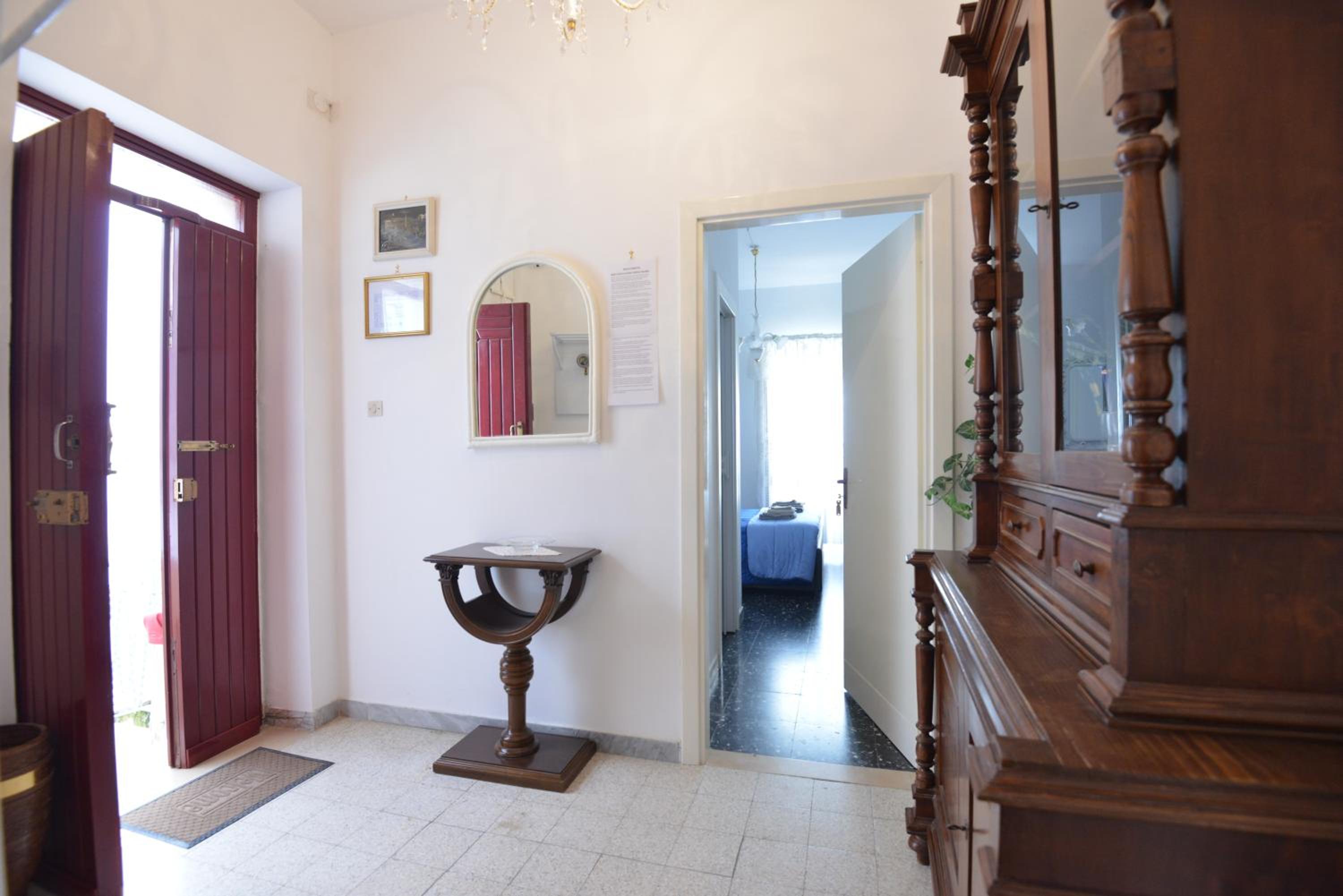 Double Room - Photo 14