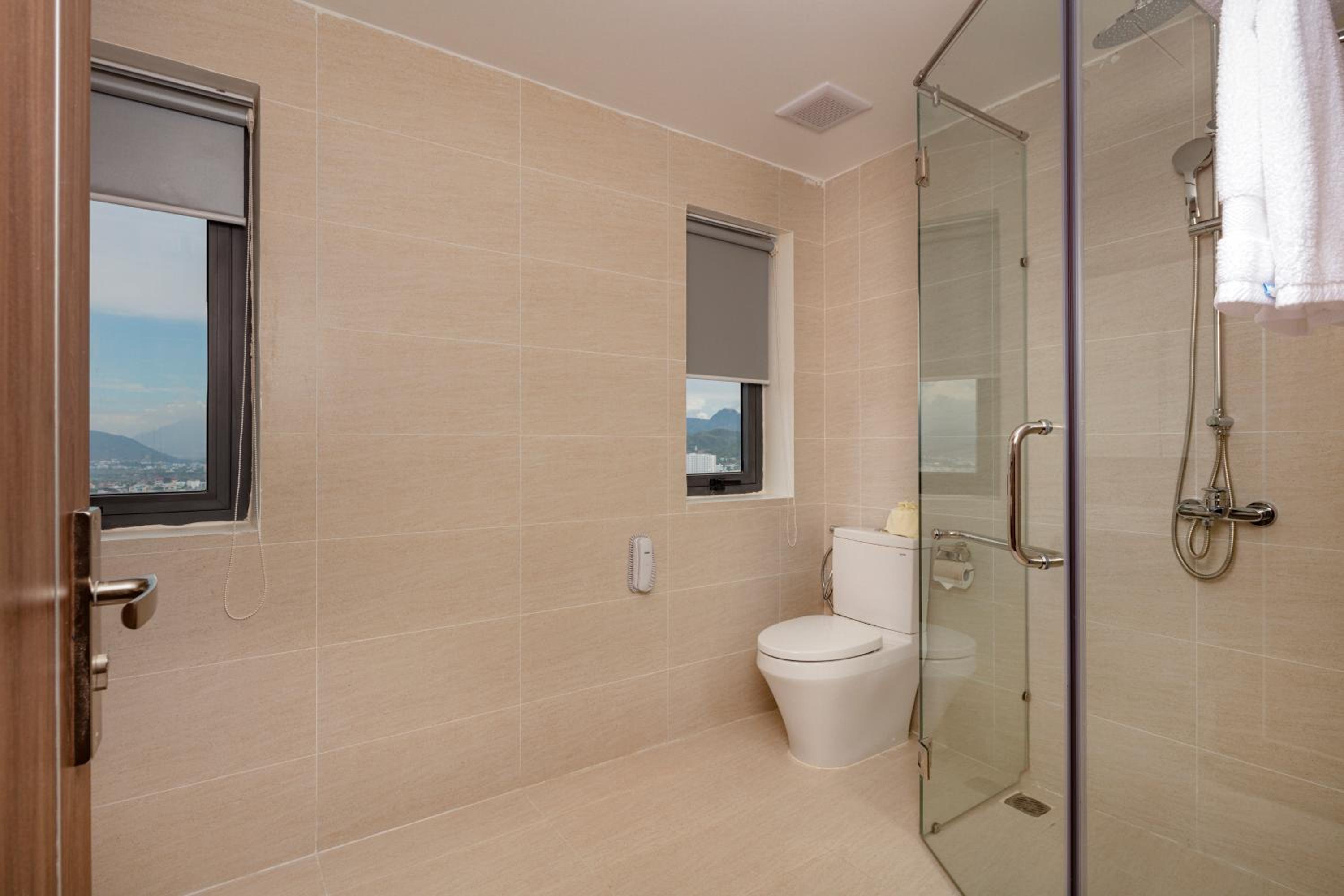 Deluxe Twin Room with Sea View photo 2