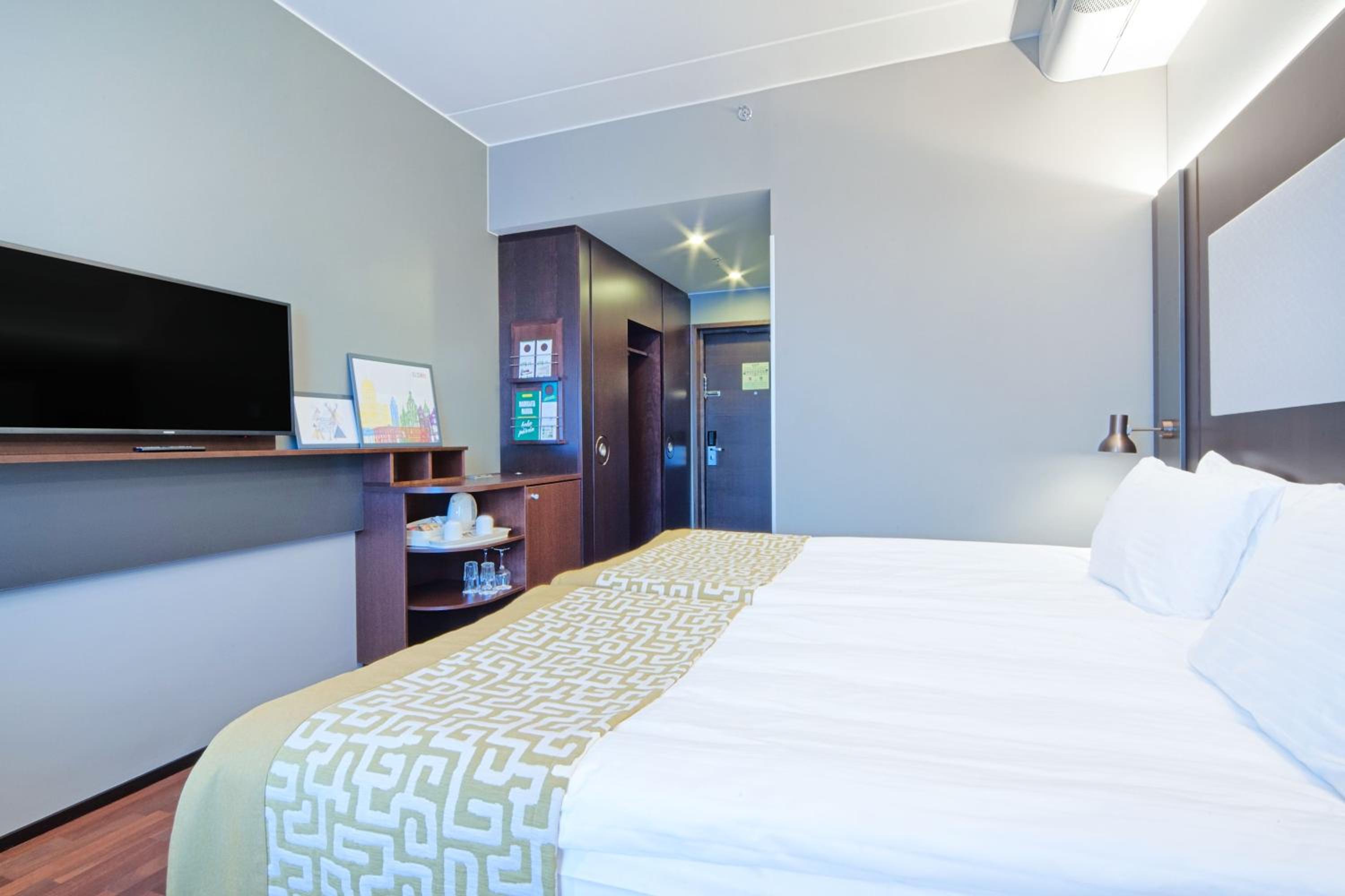 Standard 2 Twin Beds