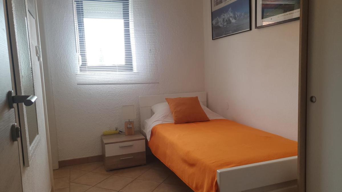 Single Room with Private Bathroom