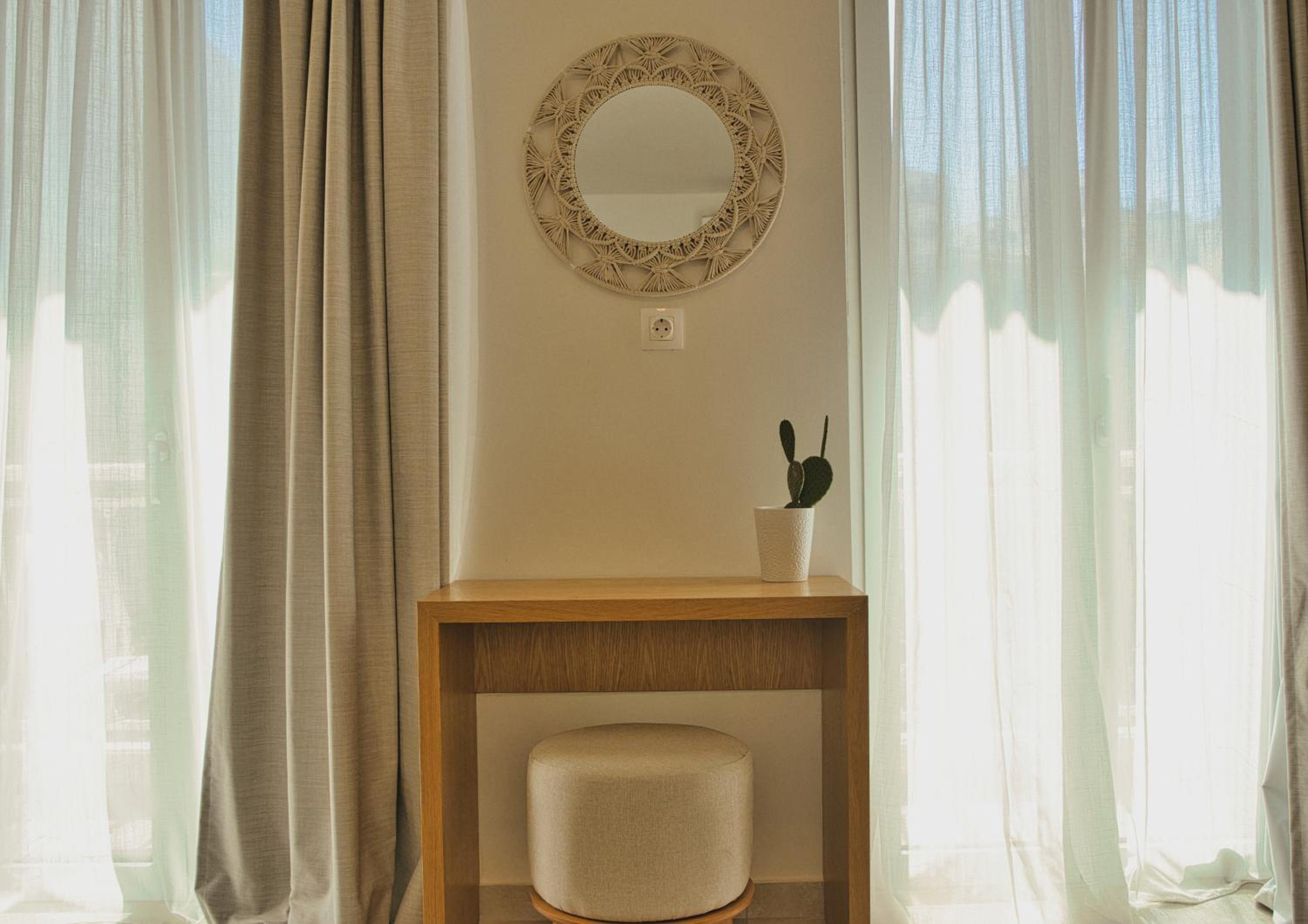 Suite with Garden View - Photo 4