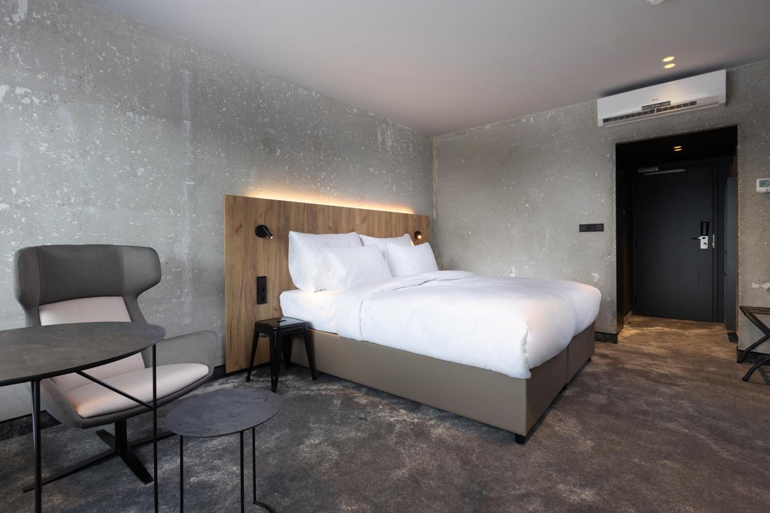 Deluxe Double or Twin Room - Photo 1