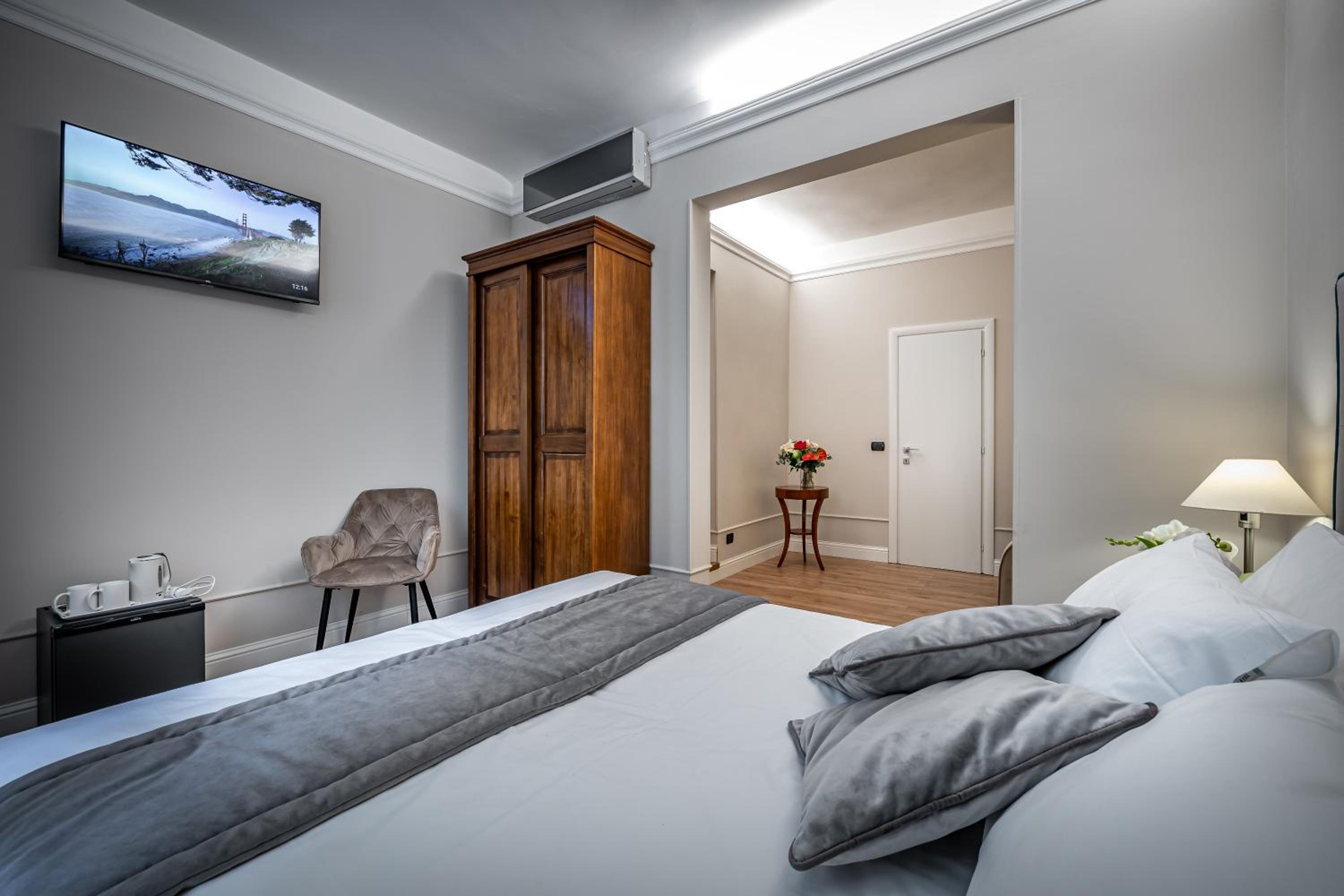 Executive Triple Room photo 3