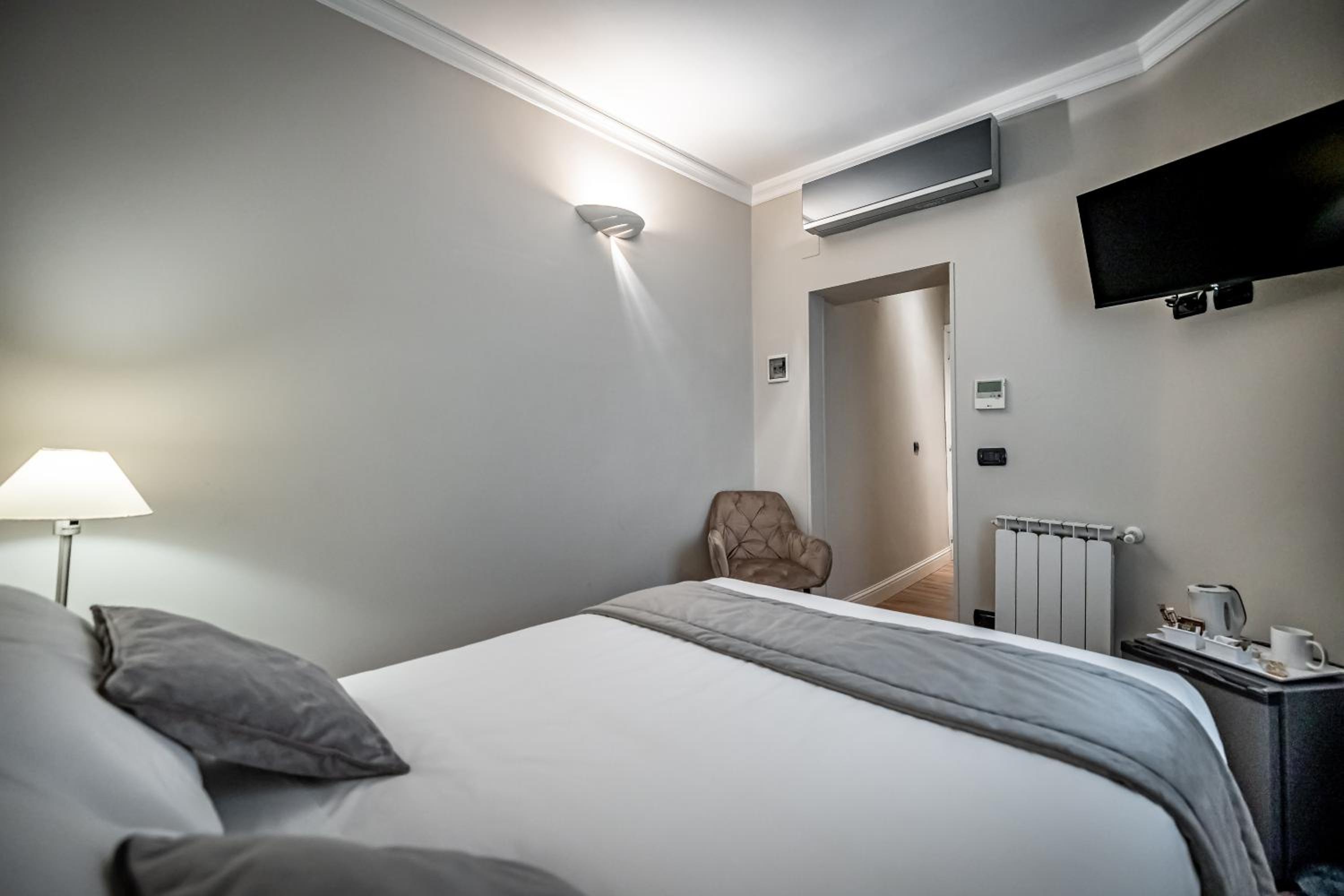Small Double Room photo 3