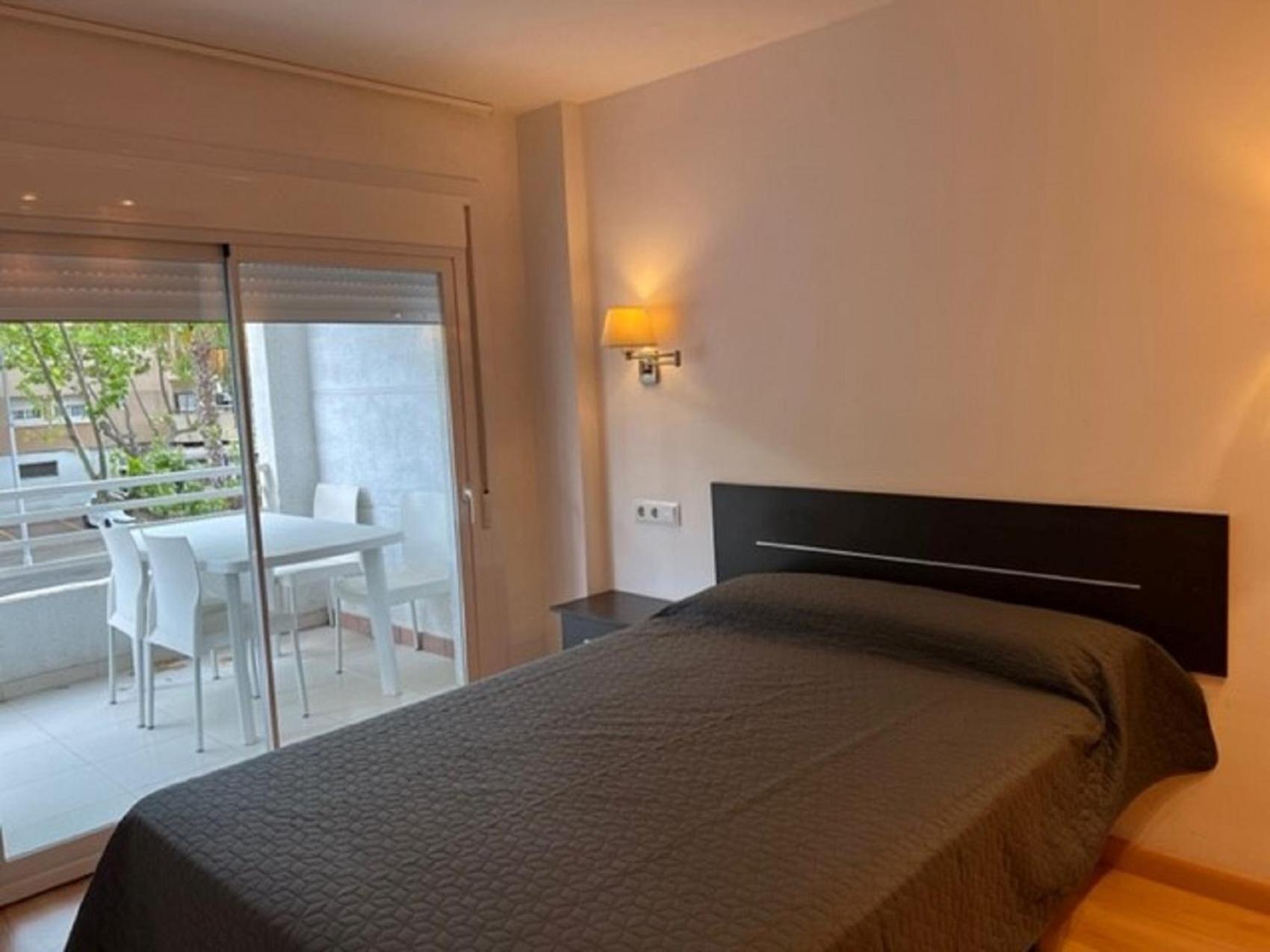 Apartamento con vista a la piscina