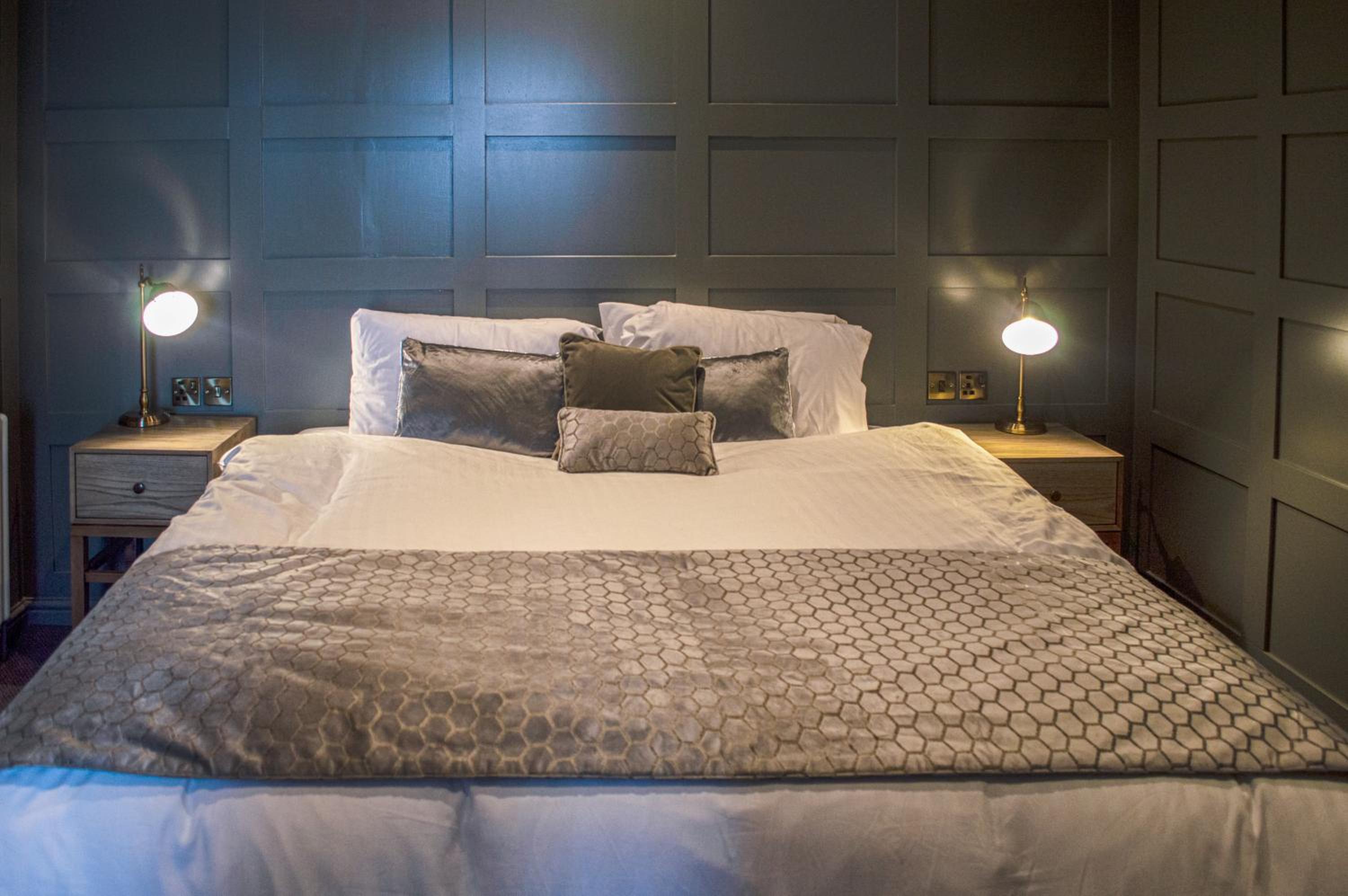 Deluxe King Room - Photo 4