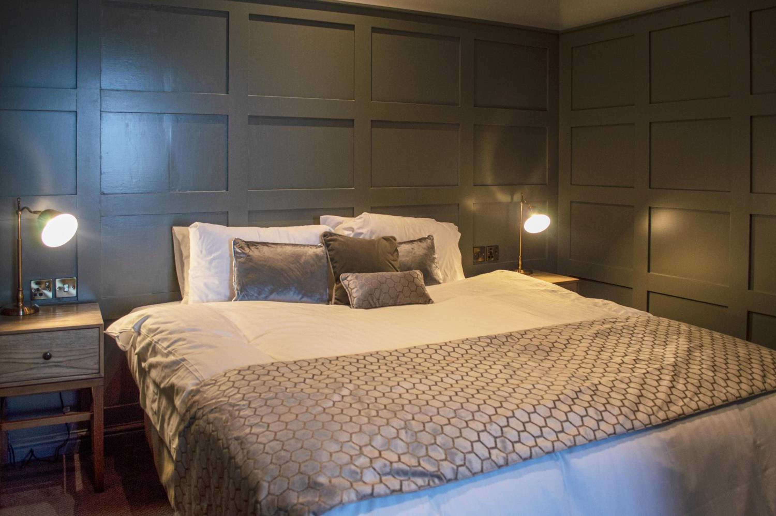 Deluxe King Room - Photo 1