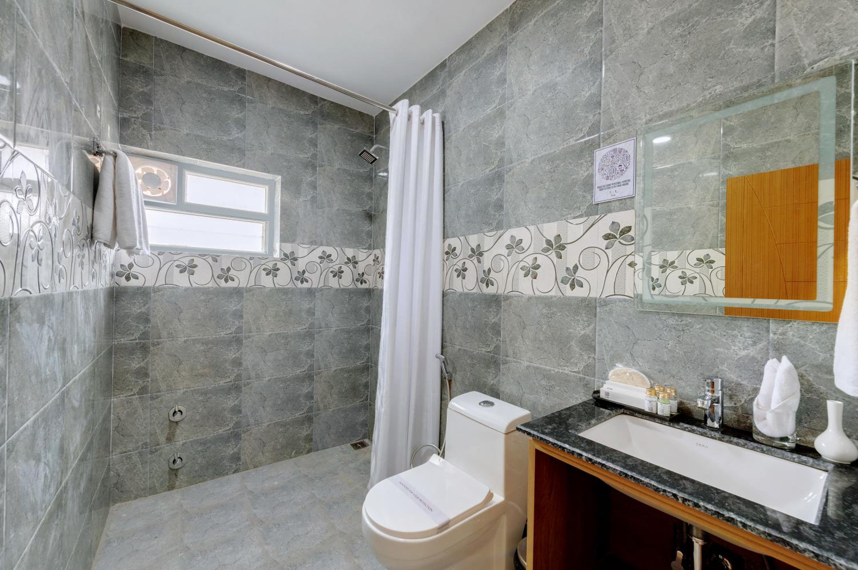 Suite - Photo 4