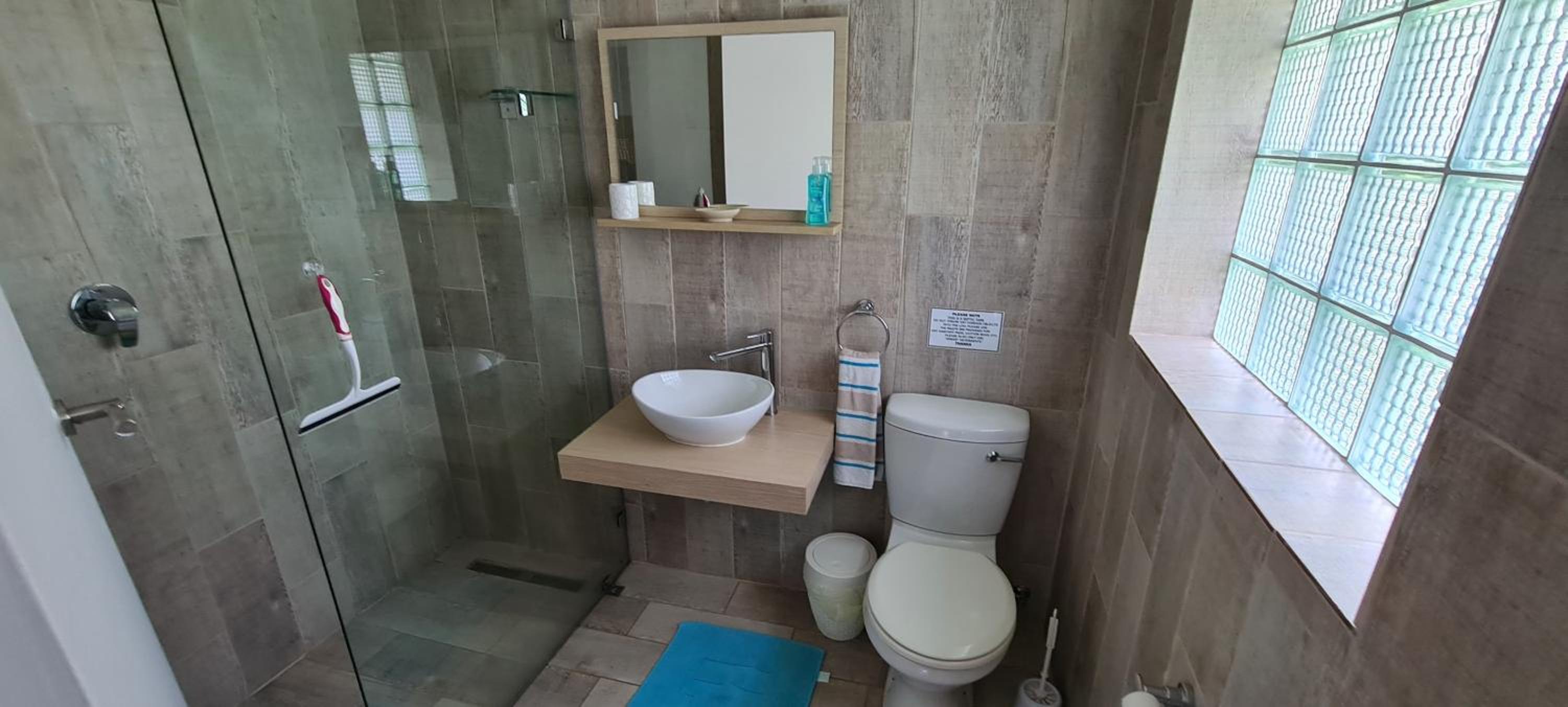 Deluxe Family Suite photo 3