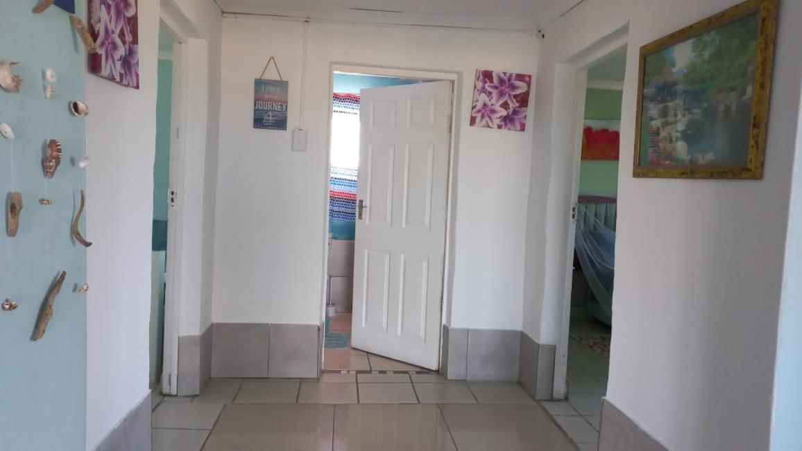 Two-Bedroom House - Photo 12