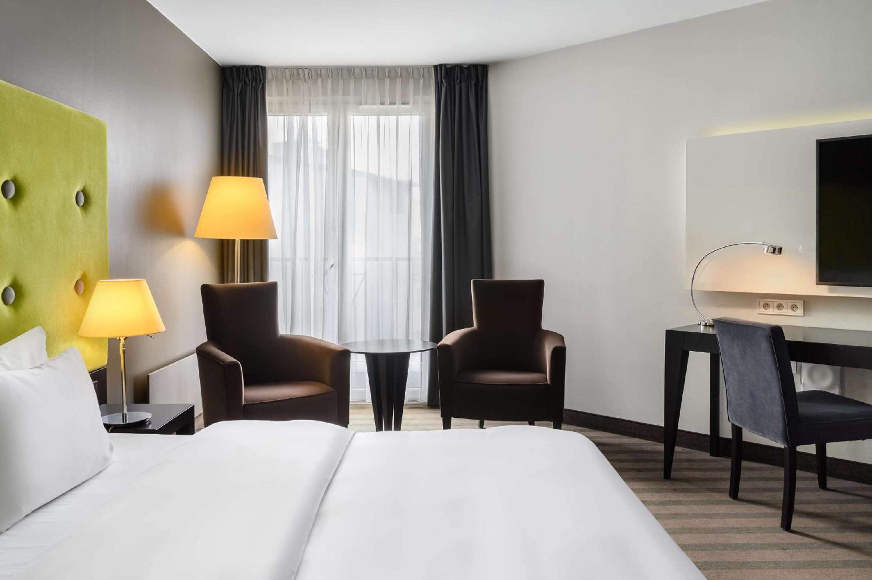 Premium Room - Photo 10