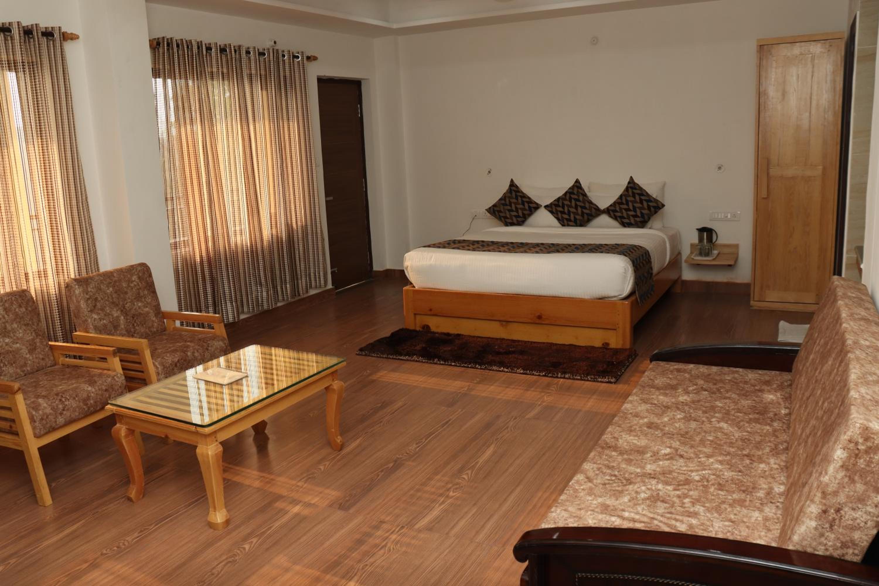 Junior Suite with Balcony
