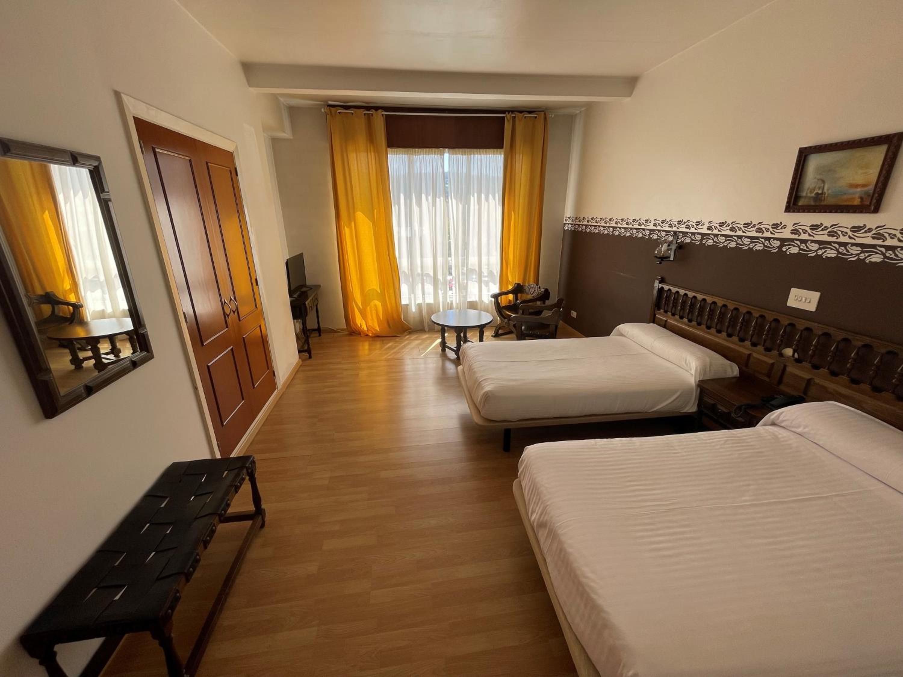 Habitación Estándar con Dos Camas Individuales