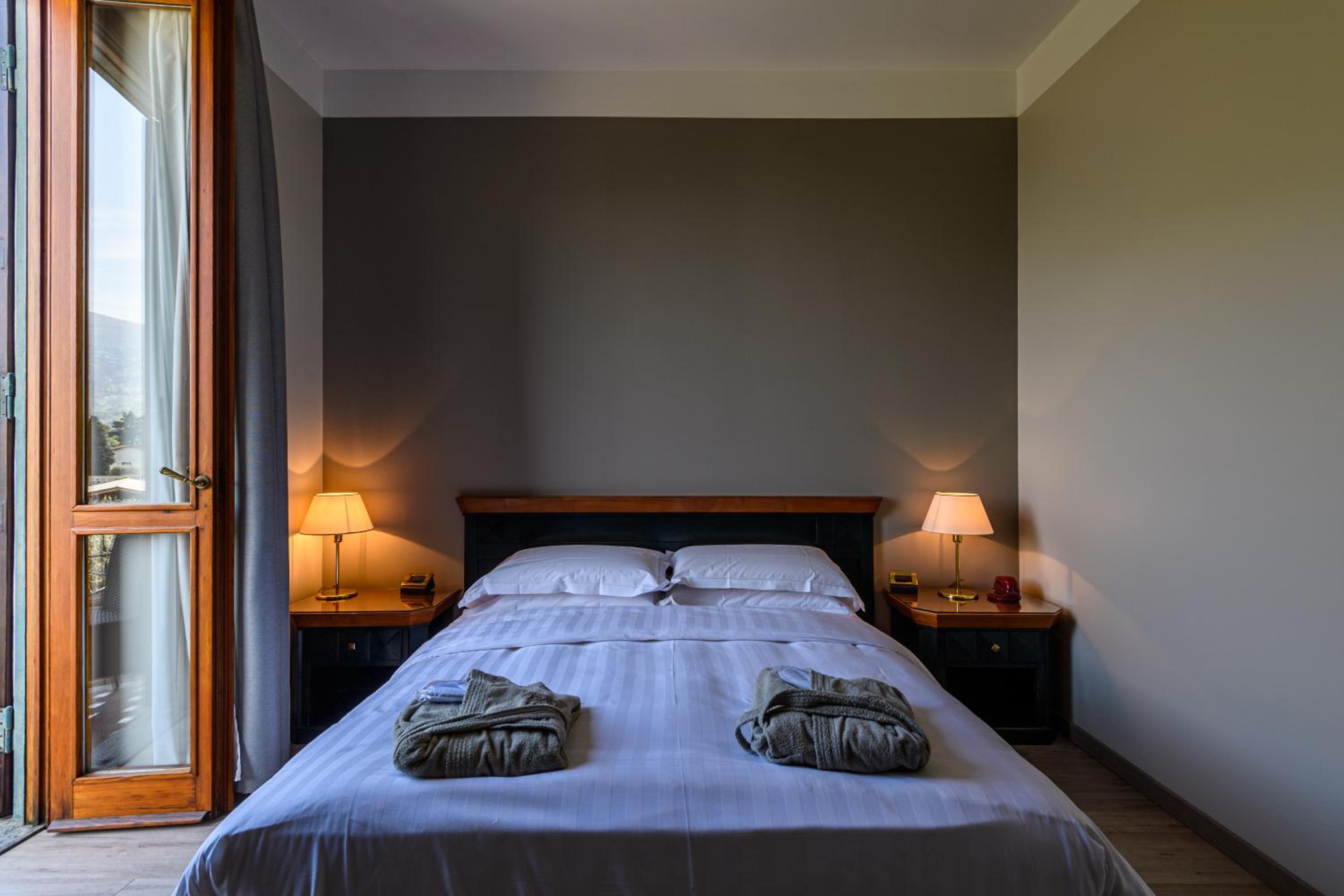 Double Room with Balcony - Photo 1