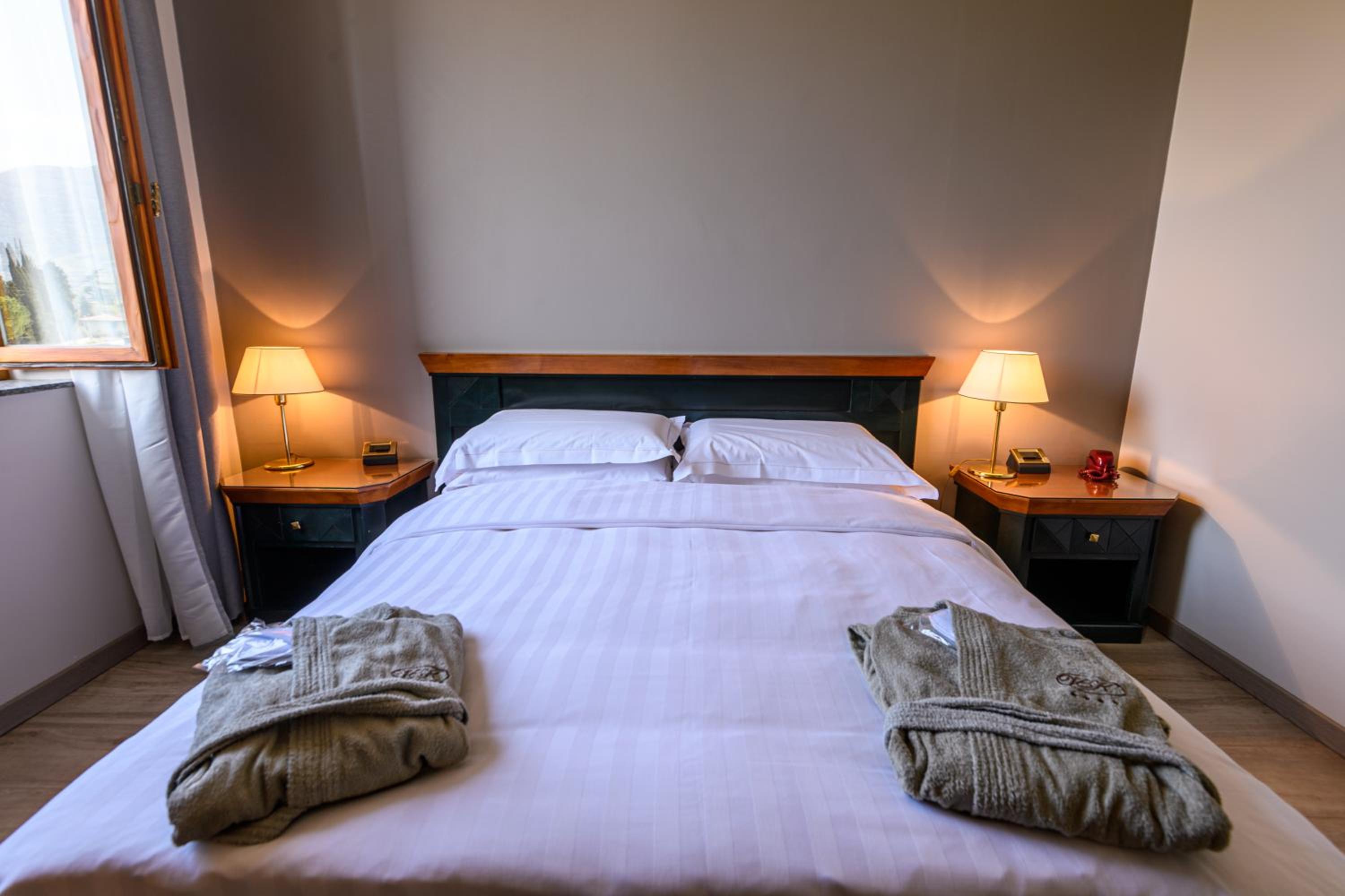 Double Room with Balcony - Photo 6