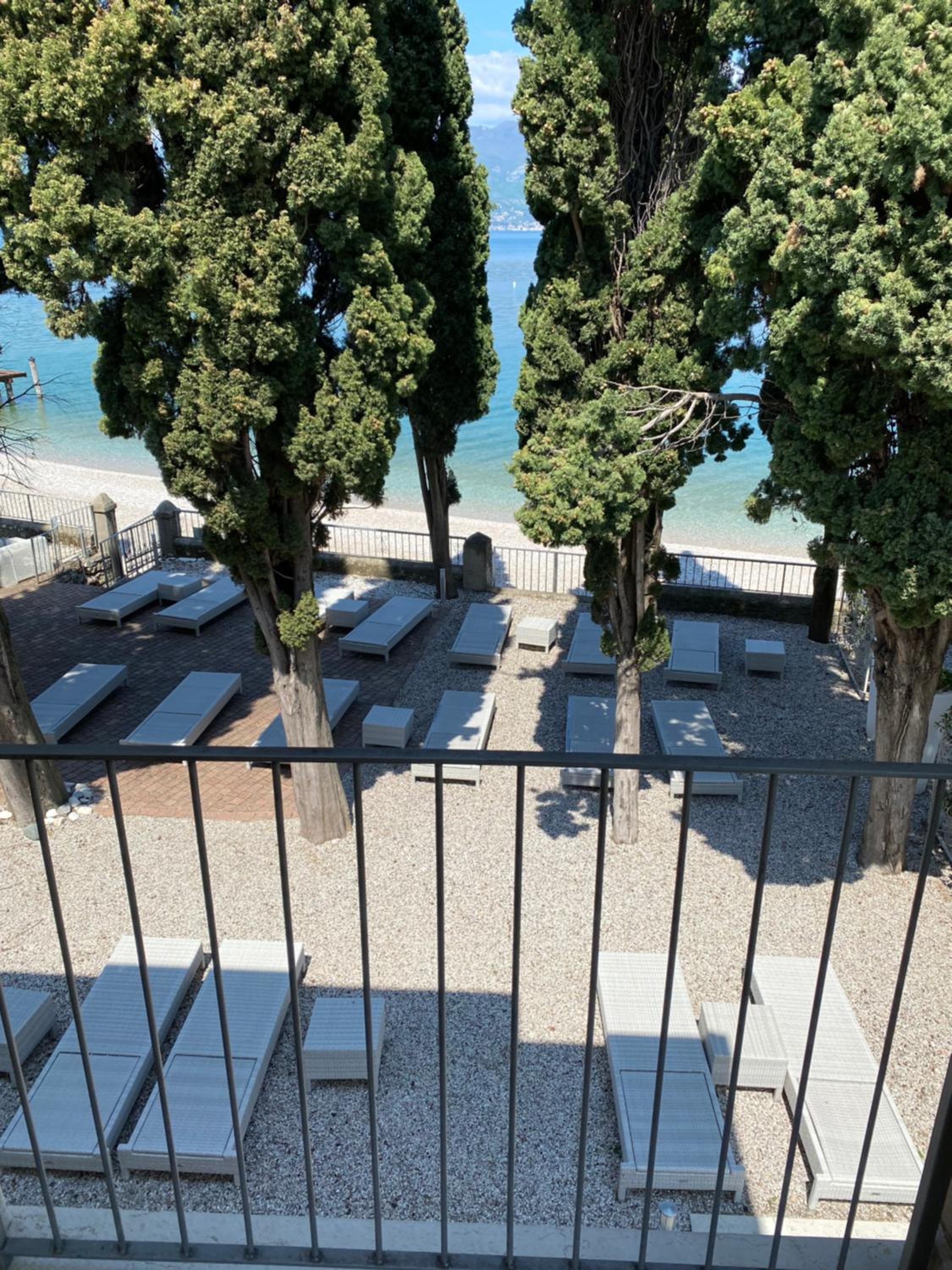Double Room with Balcony and Lake View - Photo 16