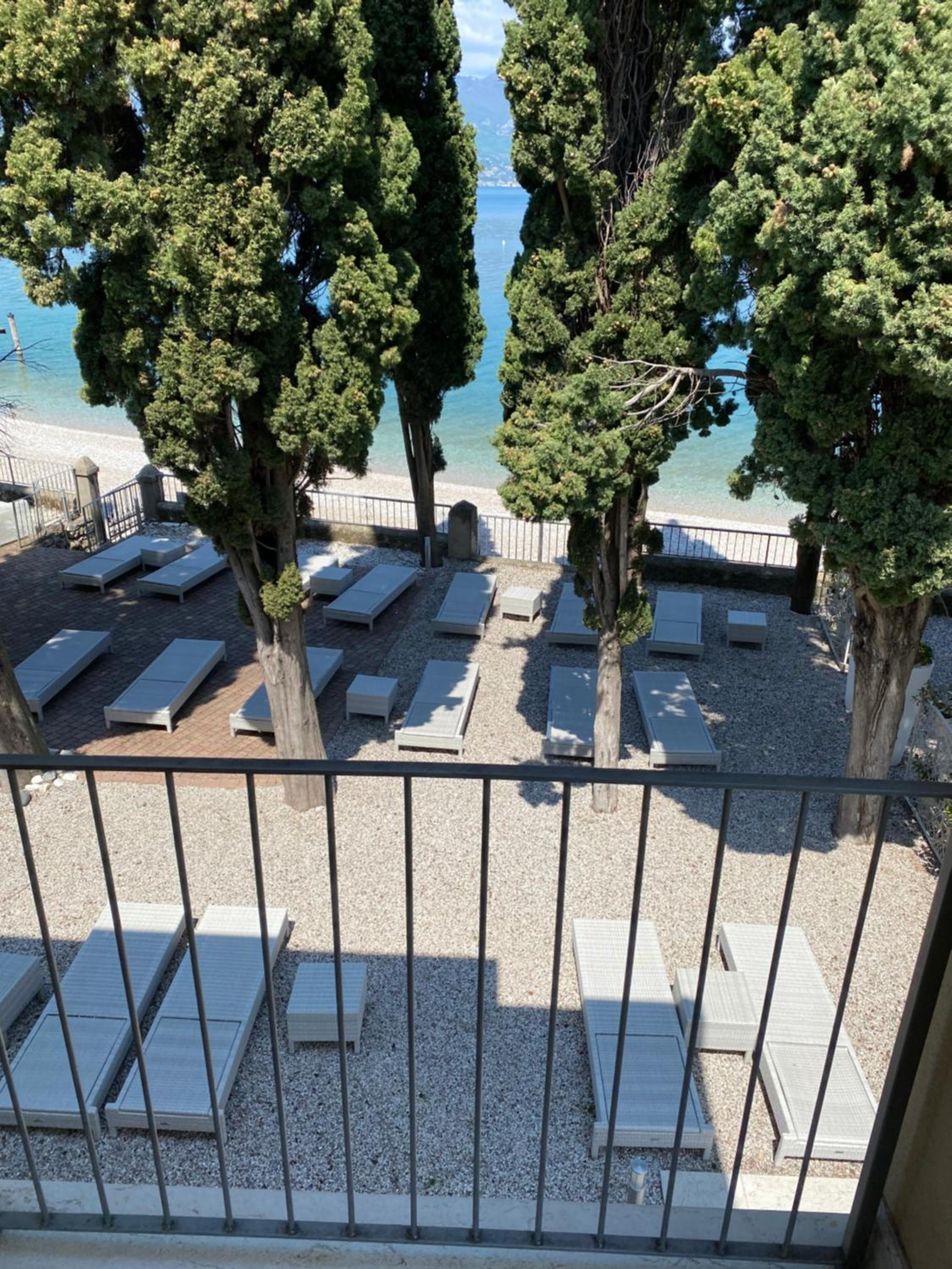 Double Room with Balcony and Lake View - Photo 15