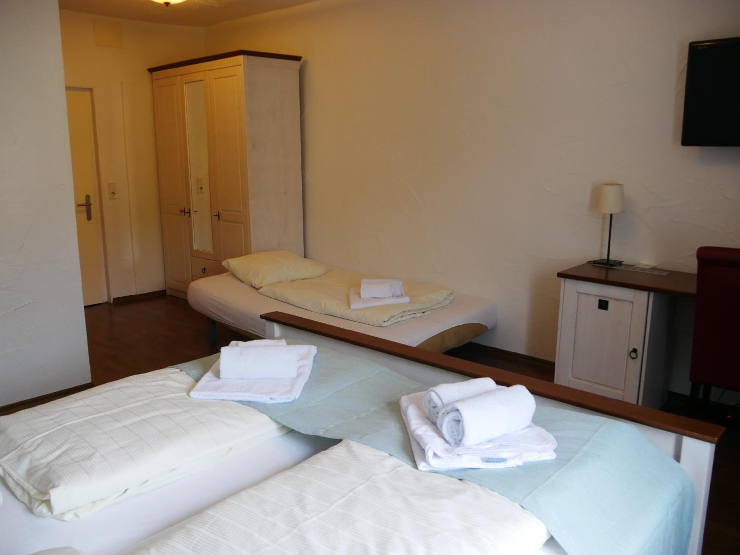 Standard Triple Room - Photo 5