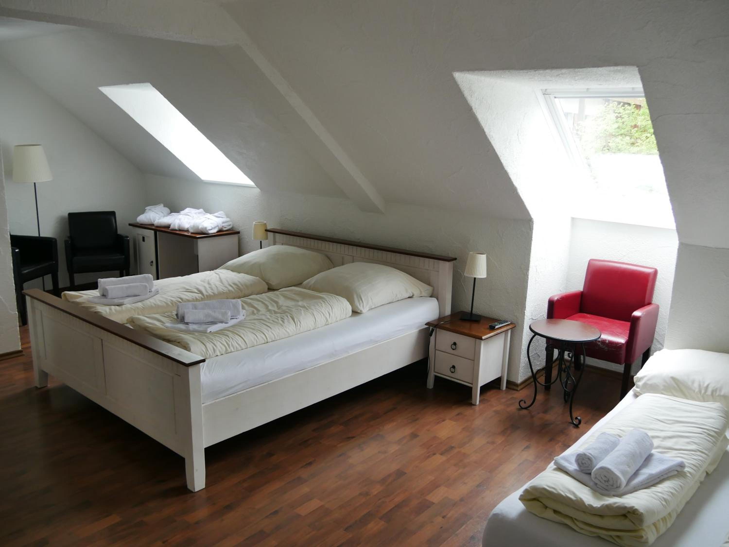 Standard Triple Room - Photo 4