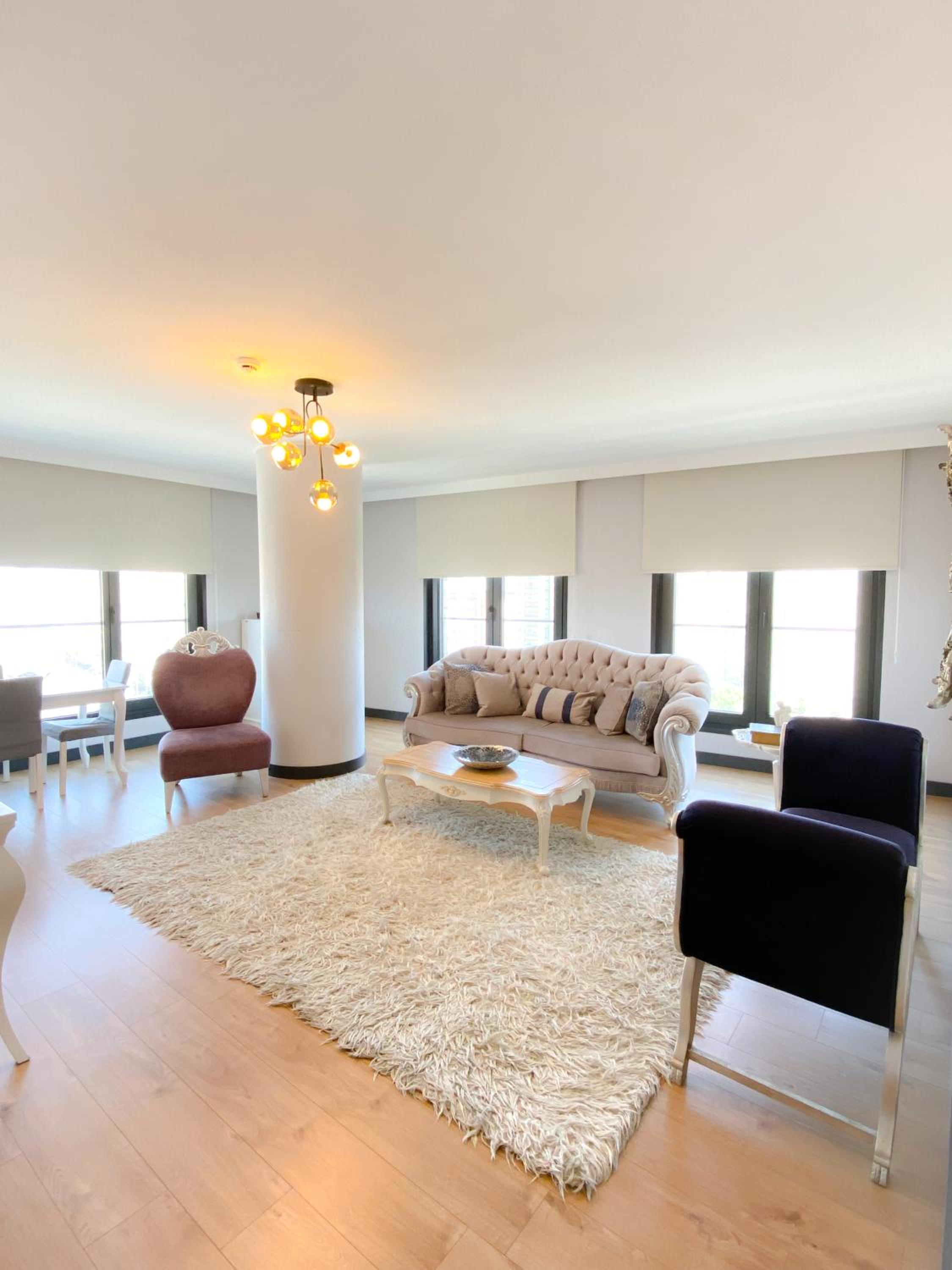 Three-Bedroom Apartment photo 1